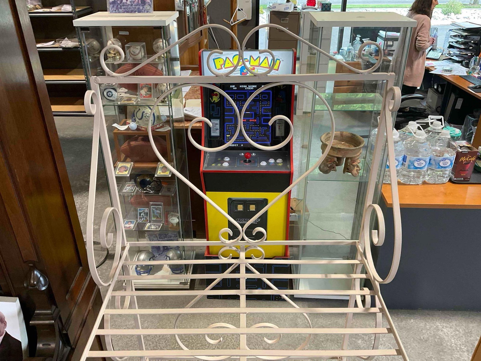 Charming Vintage Painted Off White Metal Baker's Rack w/ Heart Motif. Good Condition. See pics. - 3