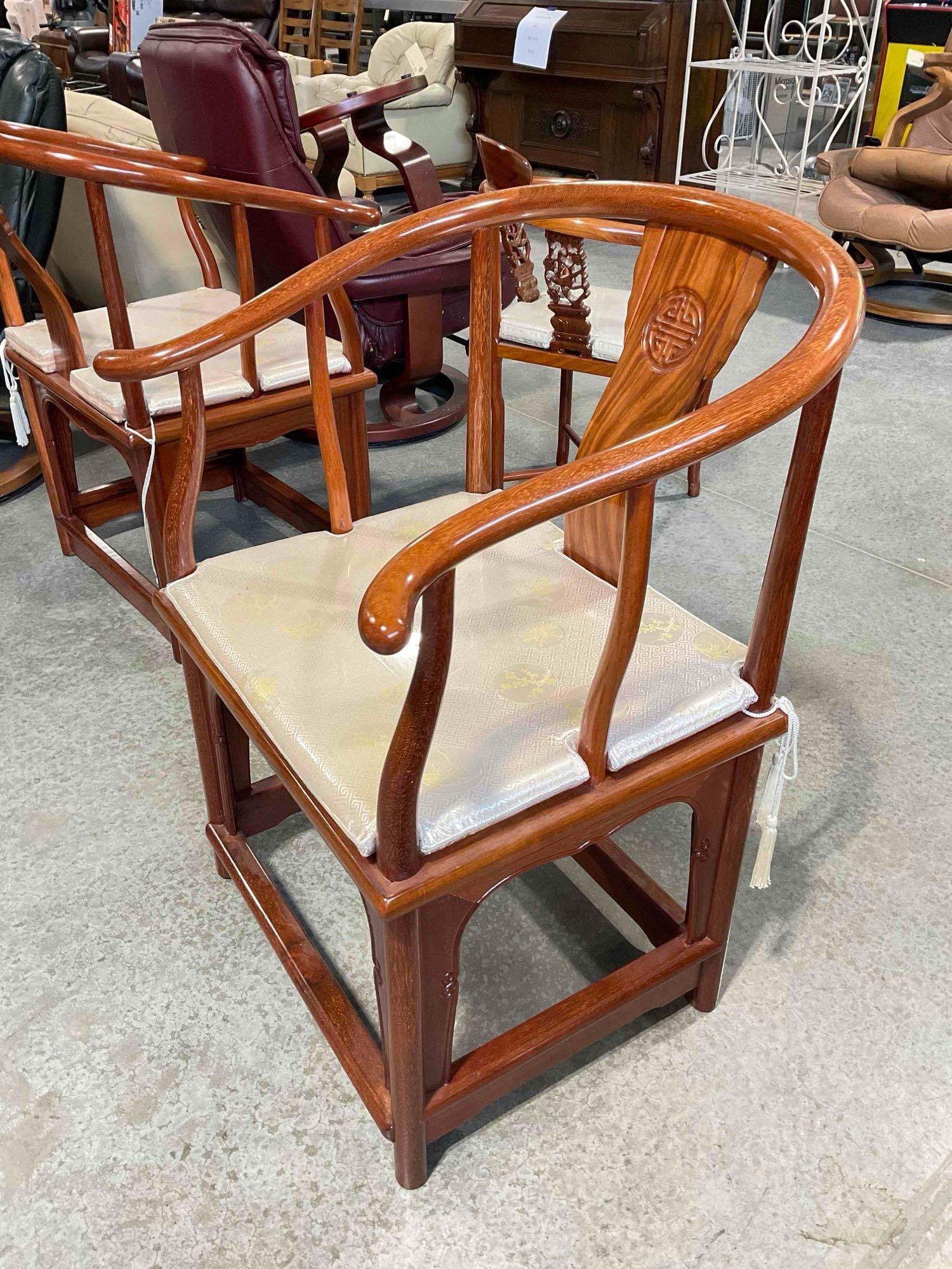 Vintage Chinese Horseshoe Style Rosewood Wood Chair w/ Cream Cushion. Good Condition. - 3