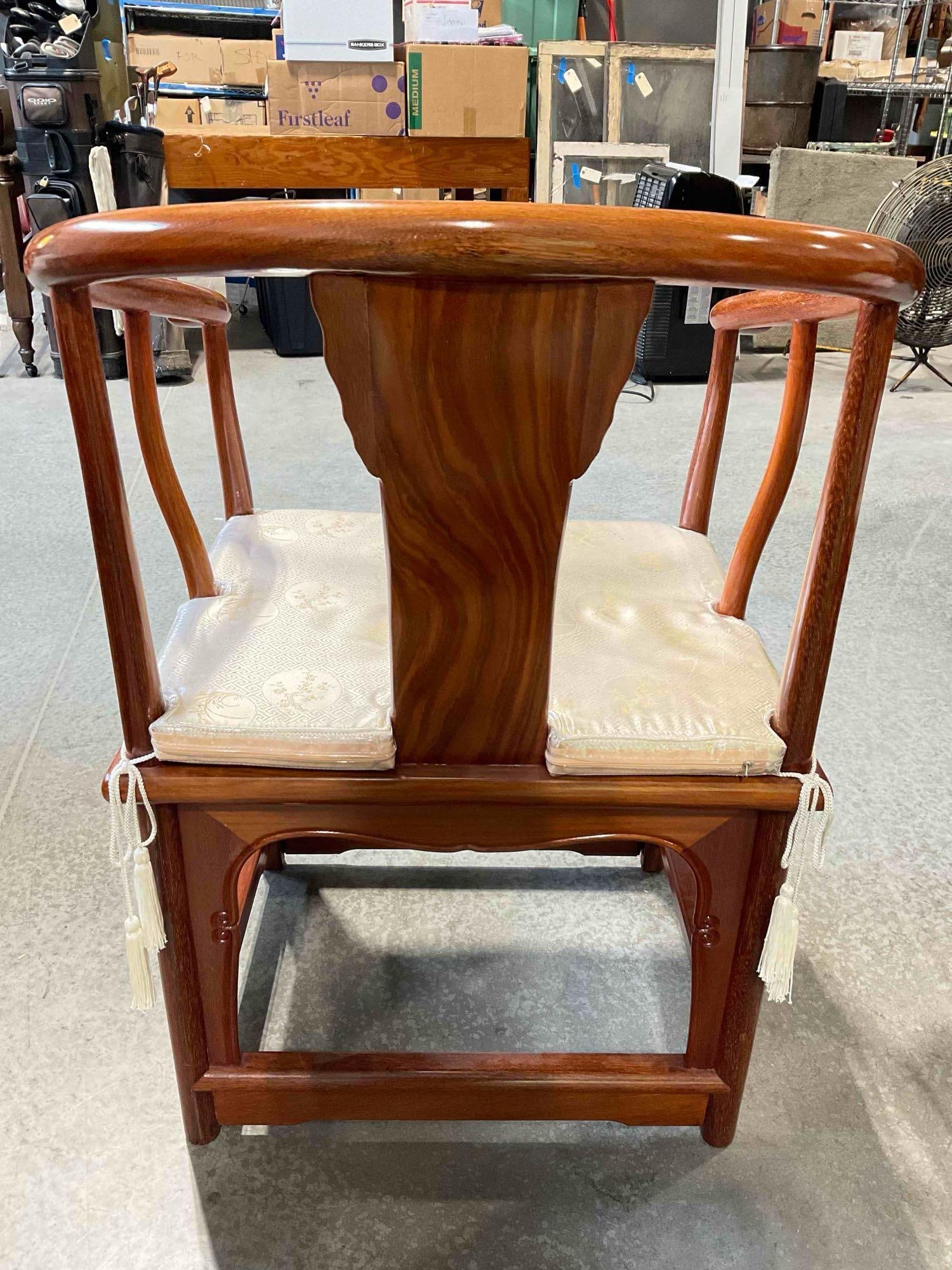 Vintage Chinese Horseshoe Style Rosewood Wood Chair w/ Cream Cushion. Good Condition. - 7