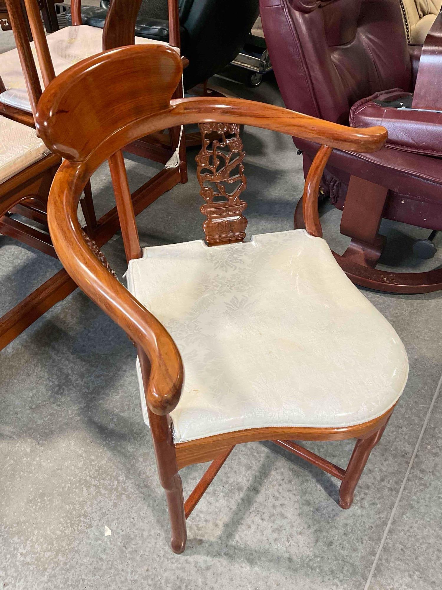 Vintage Ornately Carved Rosewood Wood Chinese Corner Chair w/ Cream Cushion. Good Cond. - 3