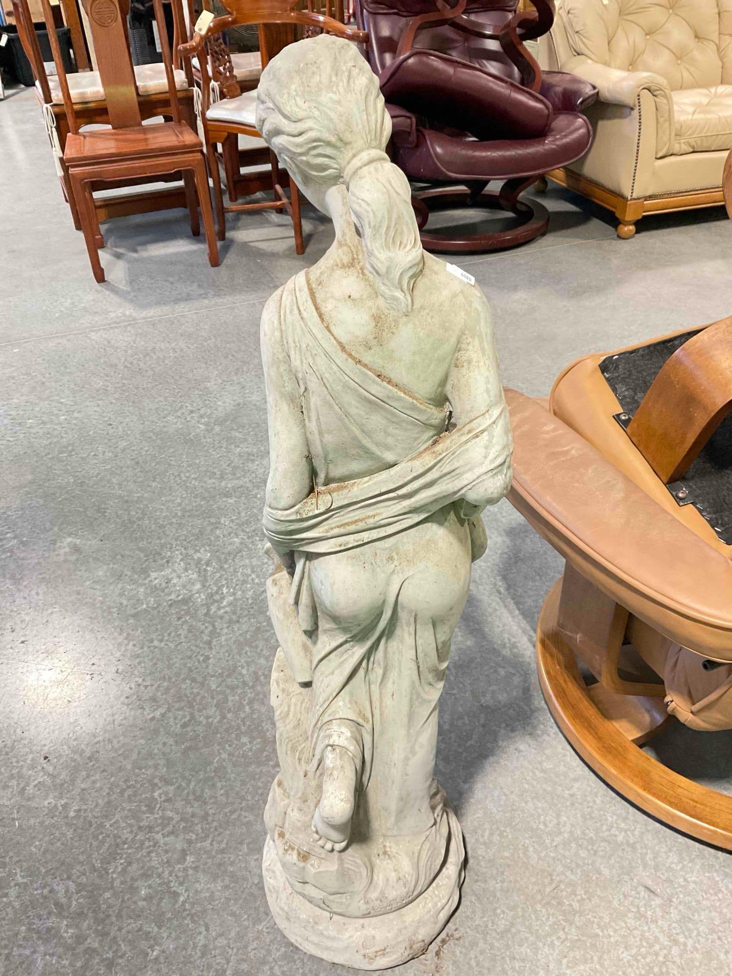 Vintage Southern Standard Decorative Concrete Sculpture of Roman Woman w/ Pitcher. See pics. - 3