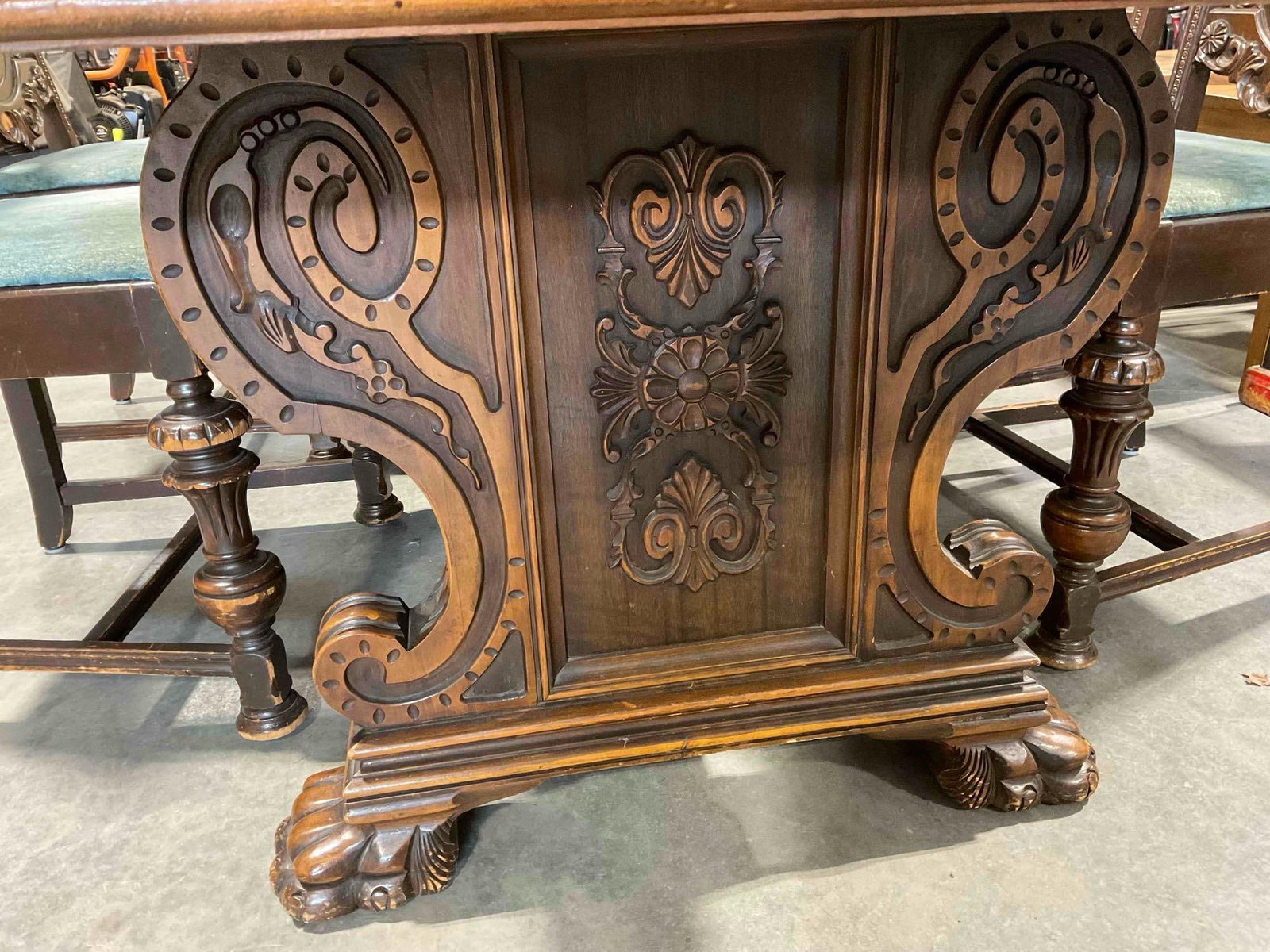 Turn of the Century Renaissance Revival Style Walnut Dining Table w/ Fruit Carving & 6 Chairs. - 3