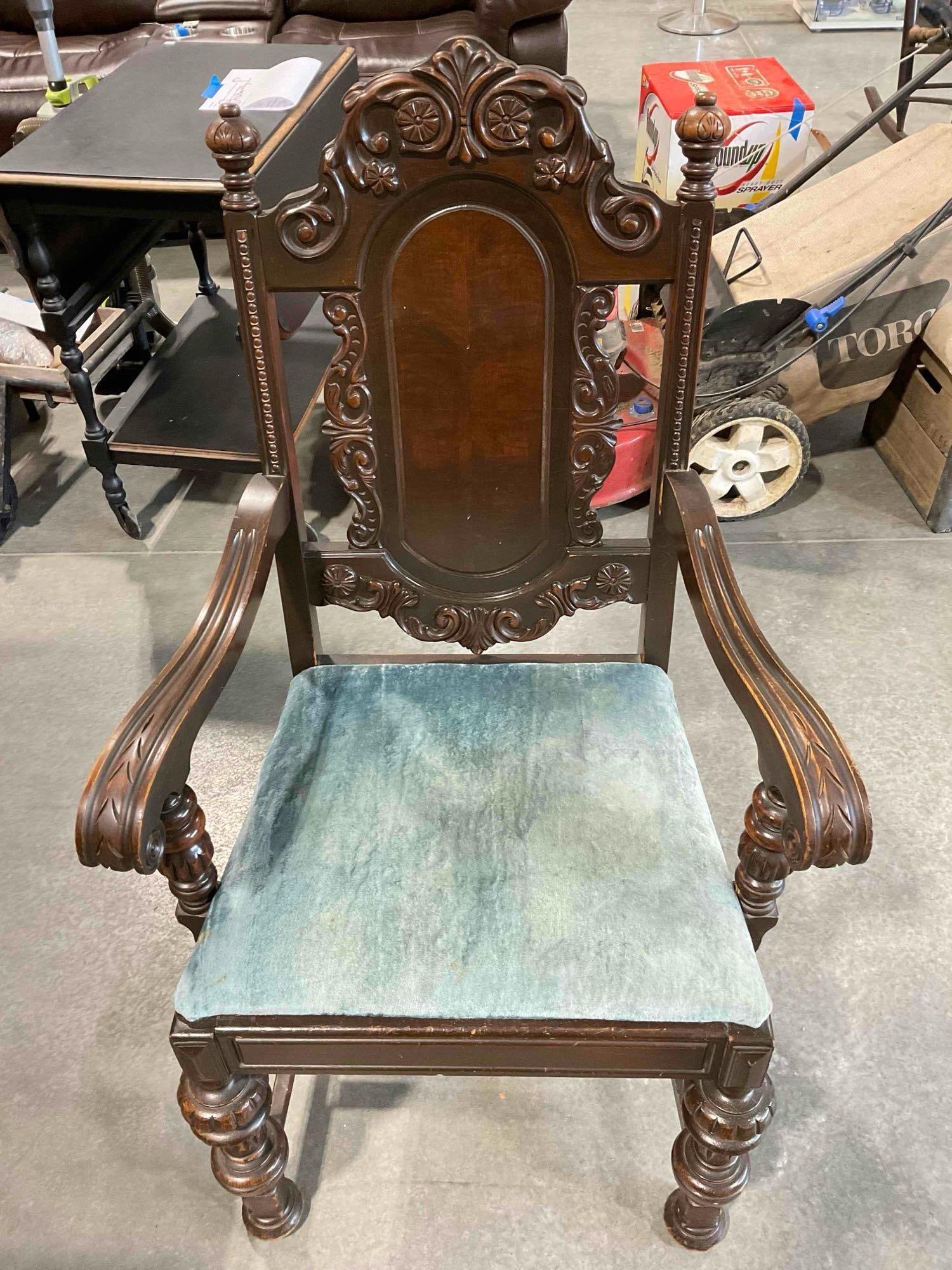 Turn of the Century Renaissance Revival Style Walnut Dining Table w/ Fruit Carving & 6 Chairs. - 4