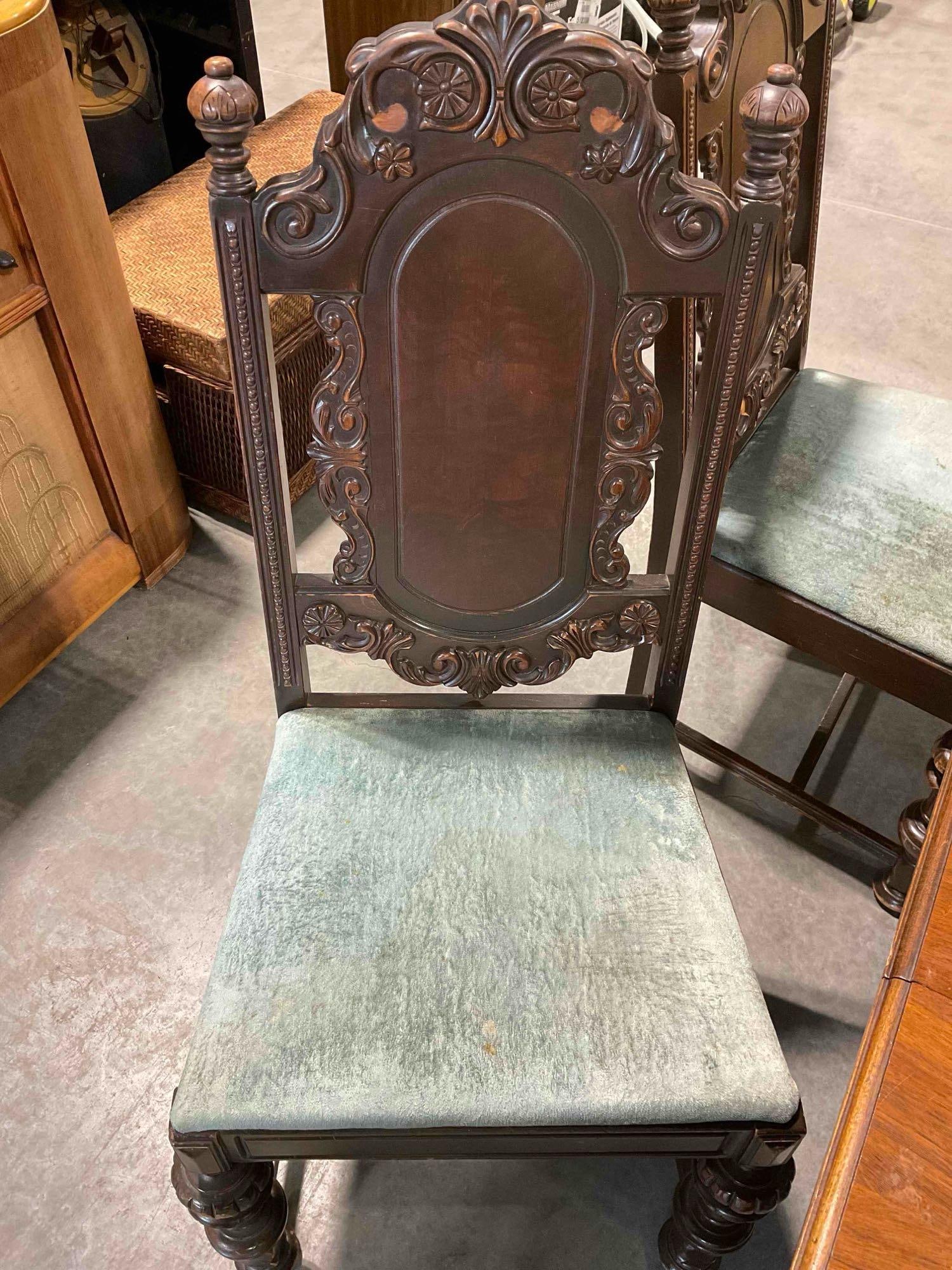 Turn of the Century Renaissance Revival Style Walnut Dining Table w/ Fruit Carving & 6 Chairs. - 5