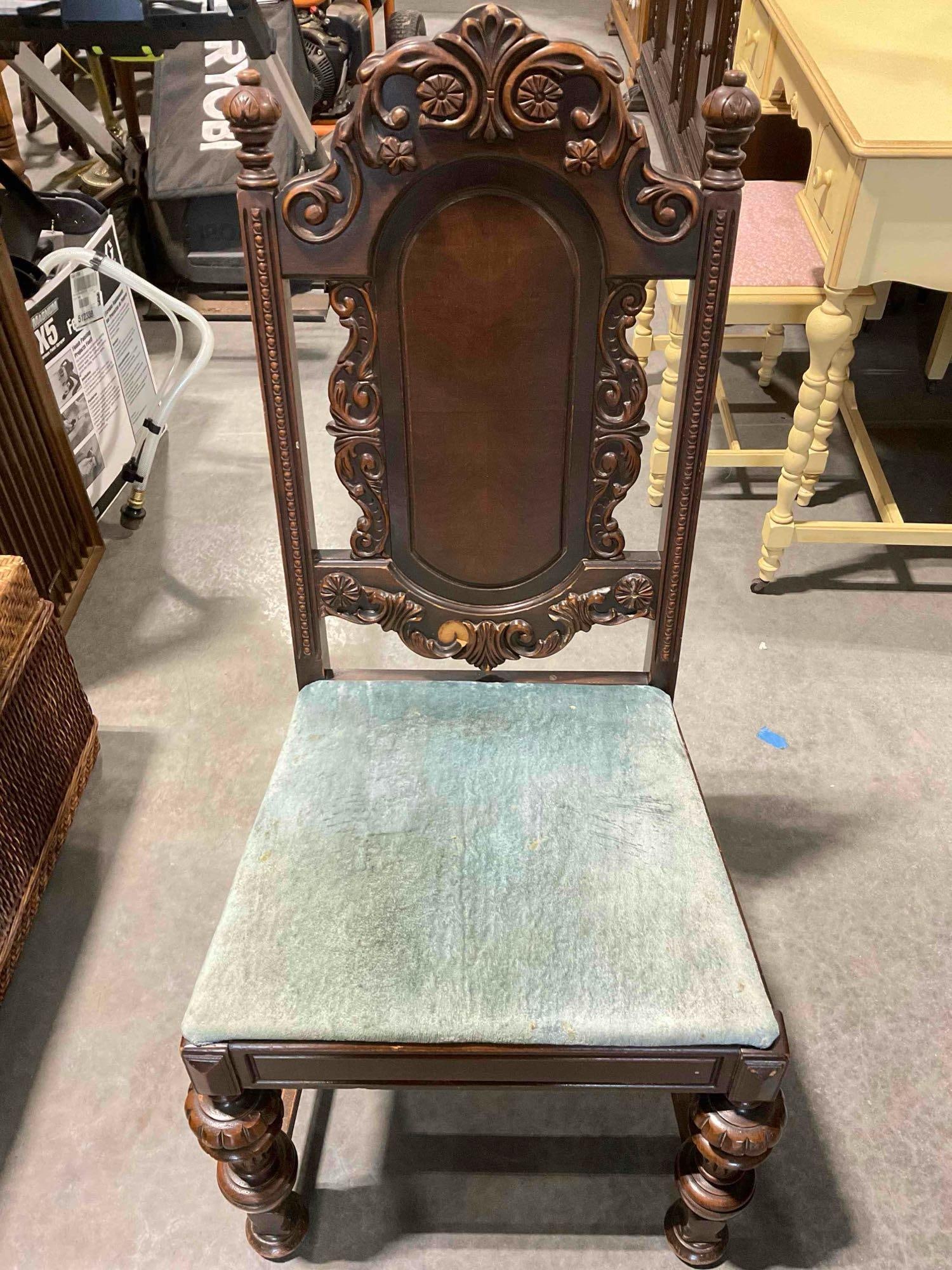 Turn of the Century Renaissance Revival Style Walnut Dining Table w/ Fruit Carving & 6 Chairs. - 6