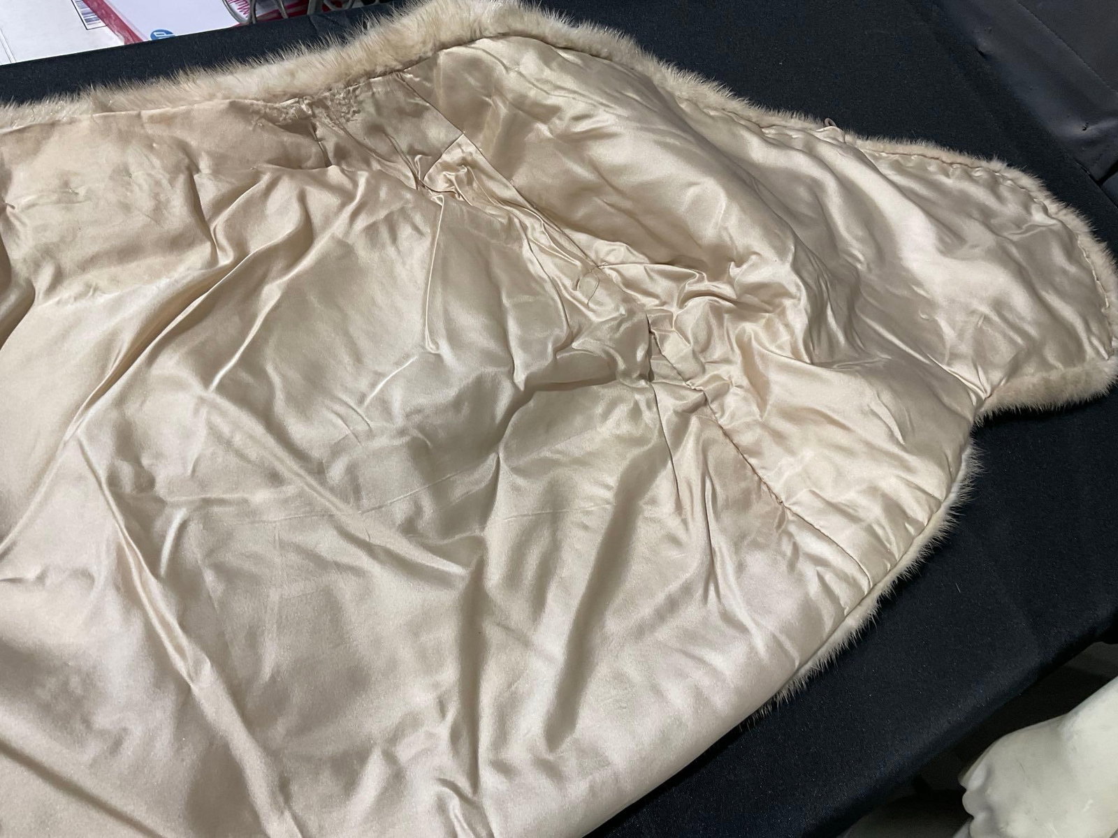 Emba Pearl Natural Pale Beige Mink Stoll, by Spear & Picardi Couturier Furs, some wear - 8