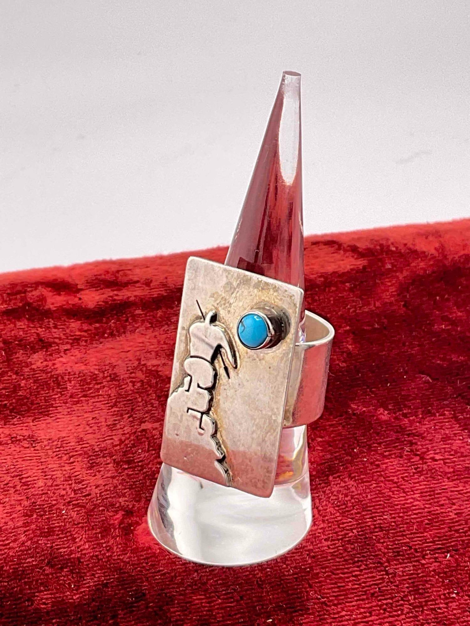 Vintage SW Native American Style Sterling Silver Ring w/ Turquoise Toned Setting in Size 7.: Vintage SW Native American Style Sterling Silver Ring w/ Turquoise Toned Setting in Size 7. DM-414