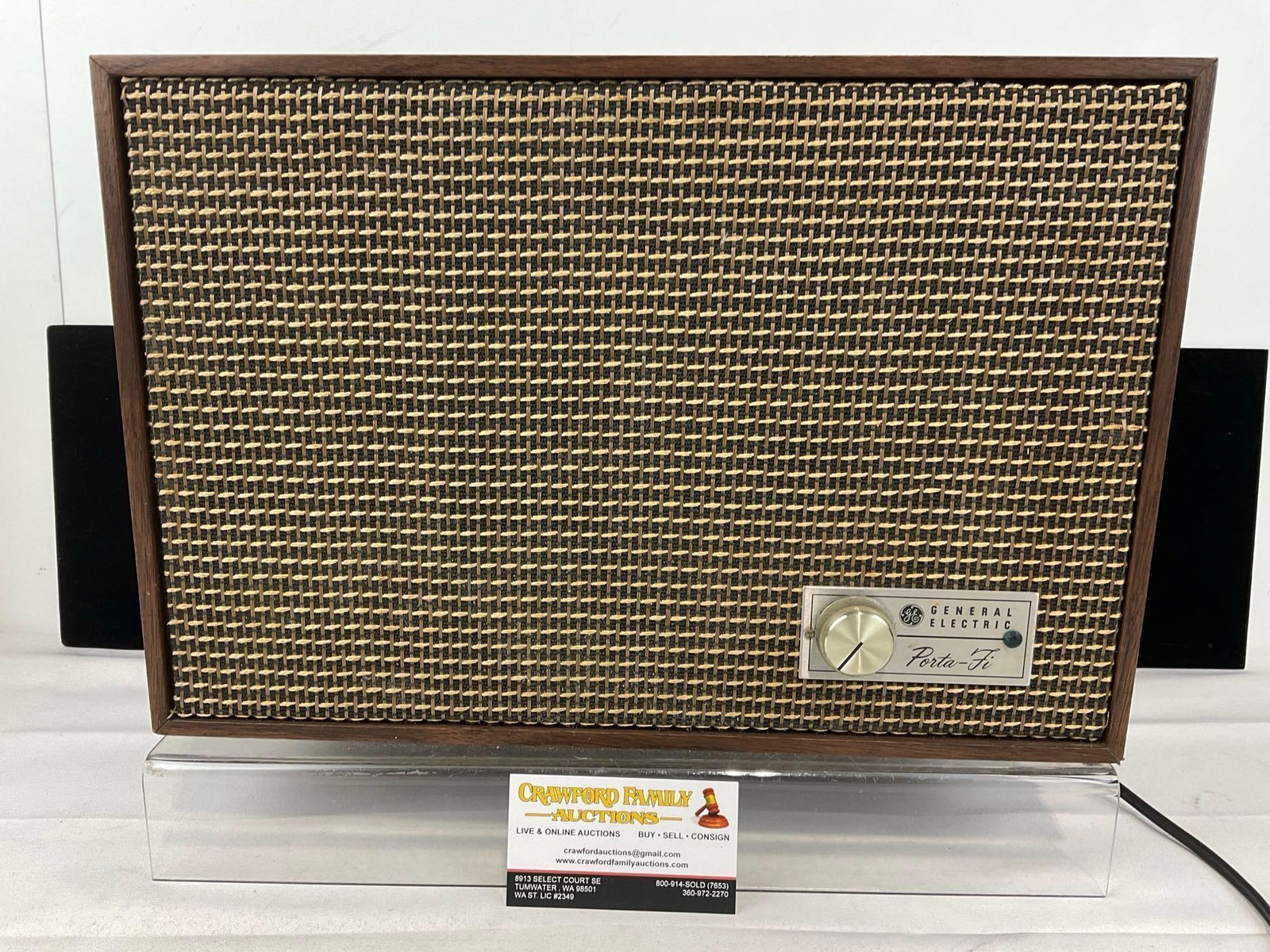 Vintage General Electric Porta-Fi SP 24 Powered Speaker, 12h x 16w x 6d inches: Appears to be in good shape. The piece measures approx 12h x 16w x 6d inches. See pics. E-5950
