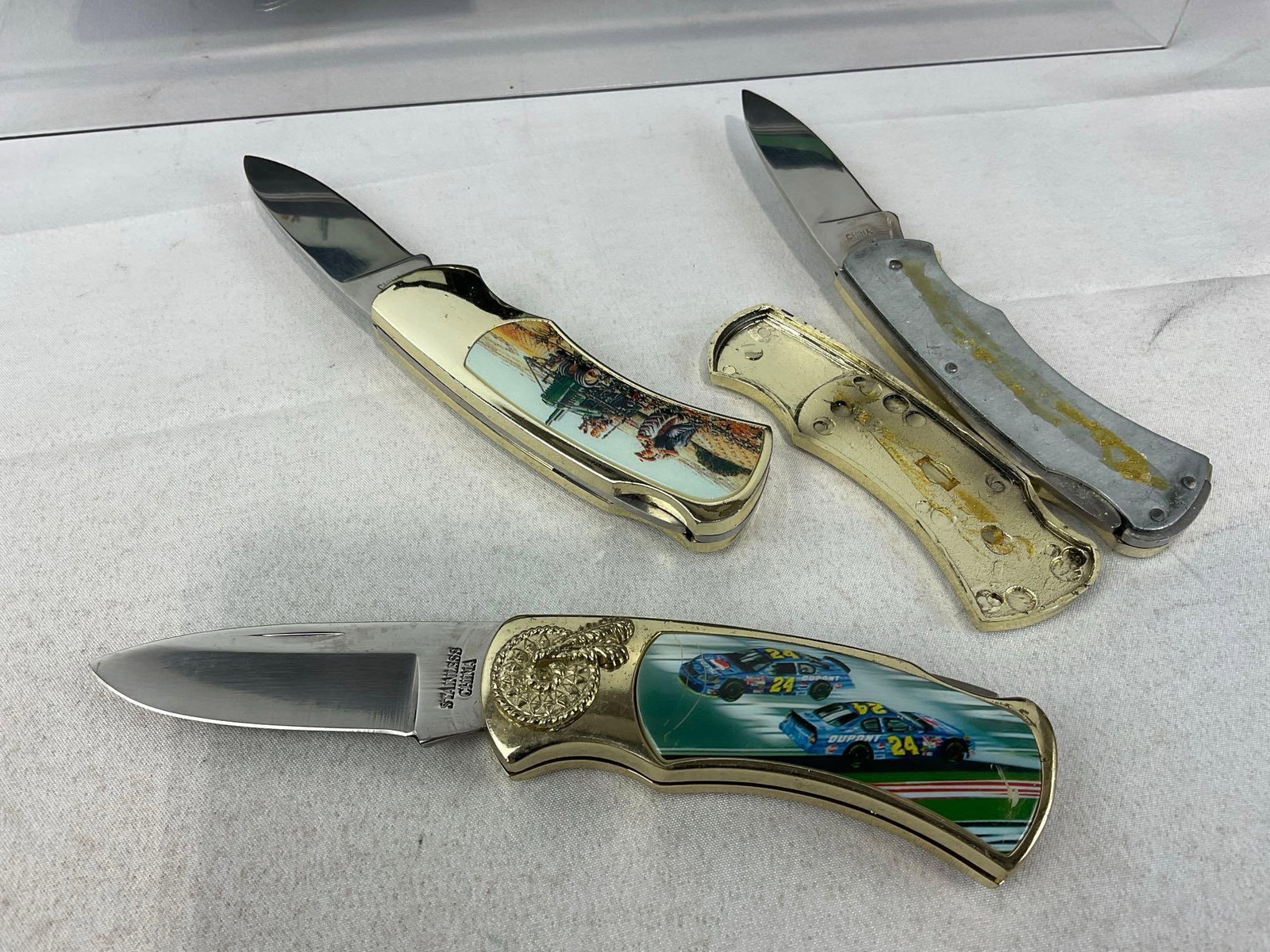 Set of 3 Commerorative Knives, Racing Scenes on 2 & John Deere Tractor, w/2 cases - 5