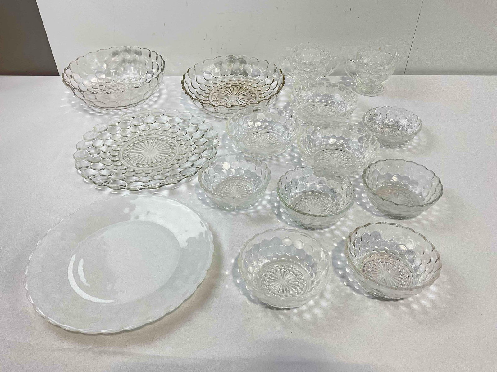 15 pcs Vintage Bubble Glass Dishes, incl. Milk Glass Plate, Clear Bowls & More! See pics. (1 of 6)