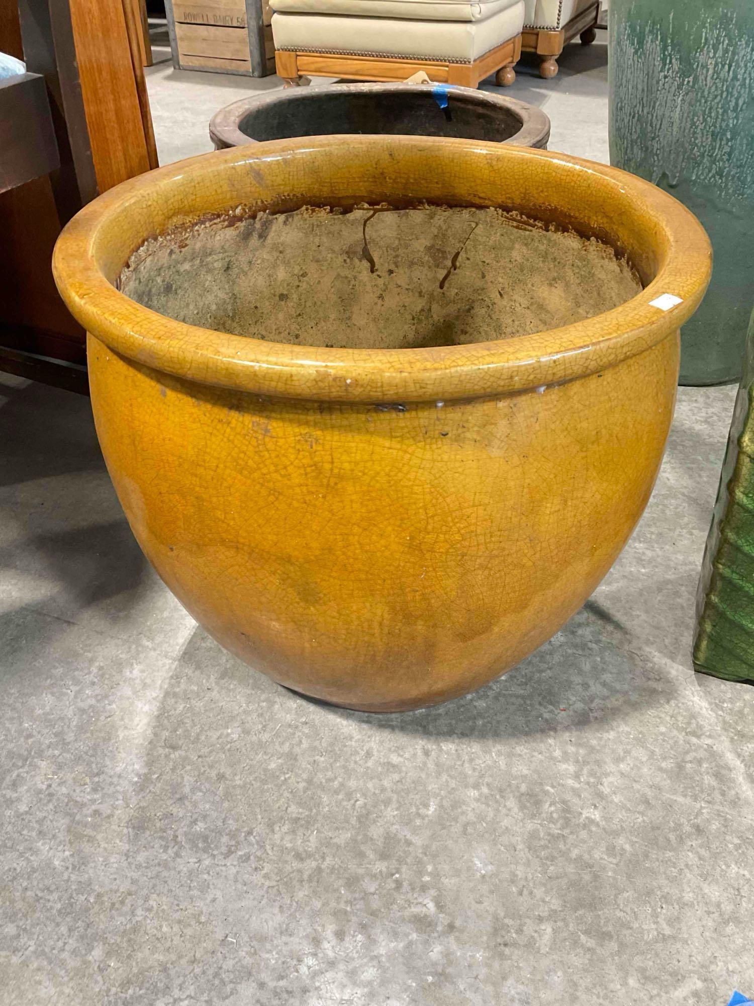 Ochre Brown Glazed Ceramic Planter Pot w/ Crazed Finish. Measures 19" x 19" x 16" Good Condition.: Ochre Brown Glazed Ceramic Planter Pot w/ Crazed Finish. Measures 19" x 19" x 16" Good Condition. Minor wear indicative of age and use, otherwise looks to be in good condition. DM-6130