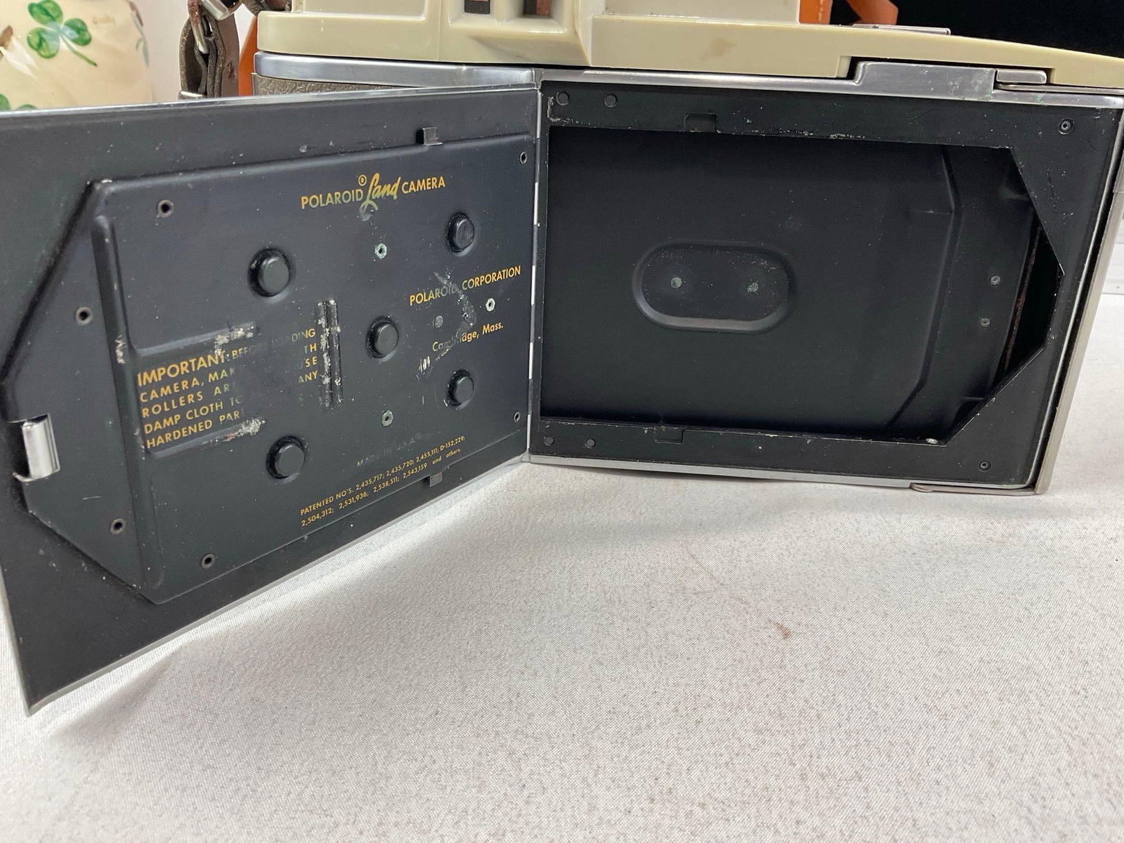 Polaroid Land Camera The 800 w/Wink-Light flash module, & Leather Case - 10