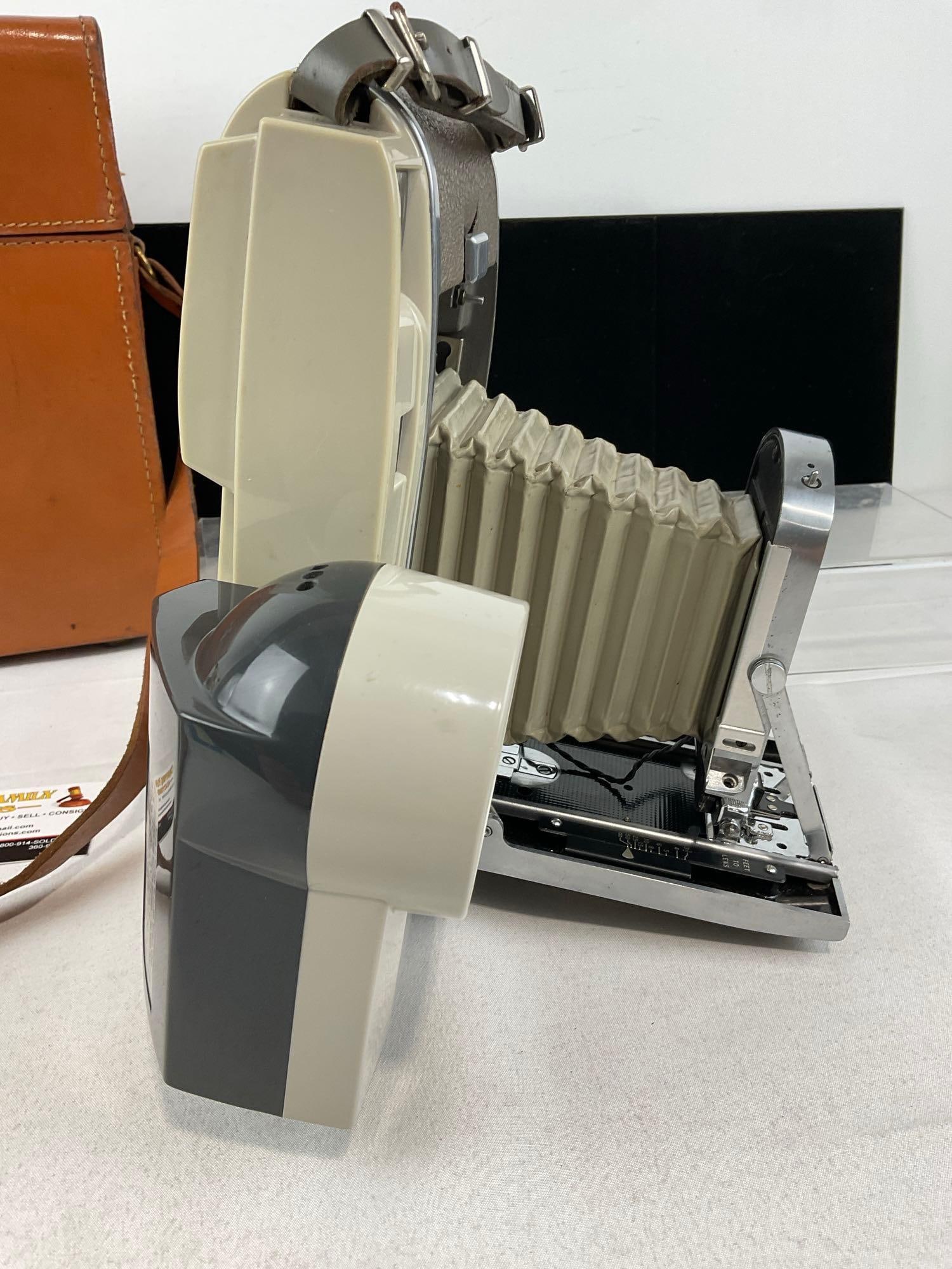 Polaroid Land Camera The 800 w/Wink-Light flash module, & Leather Case - 7