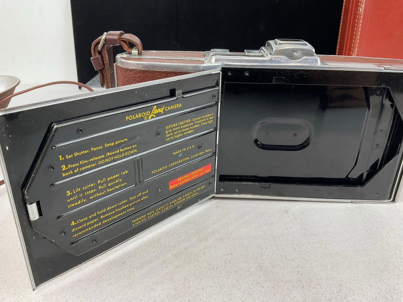 Polaroid Land Camera model 95 w/Flash 200, Leather Case - 6