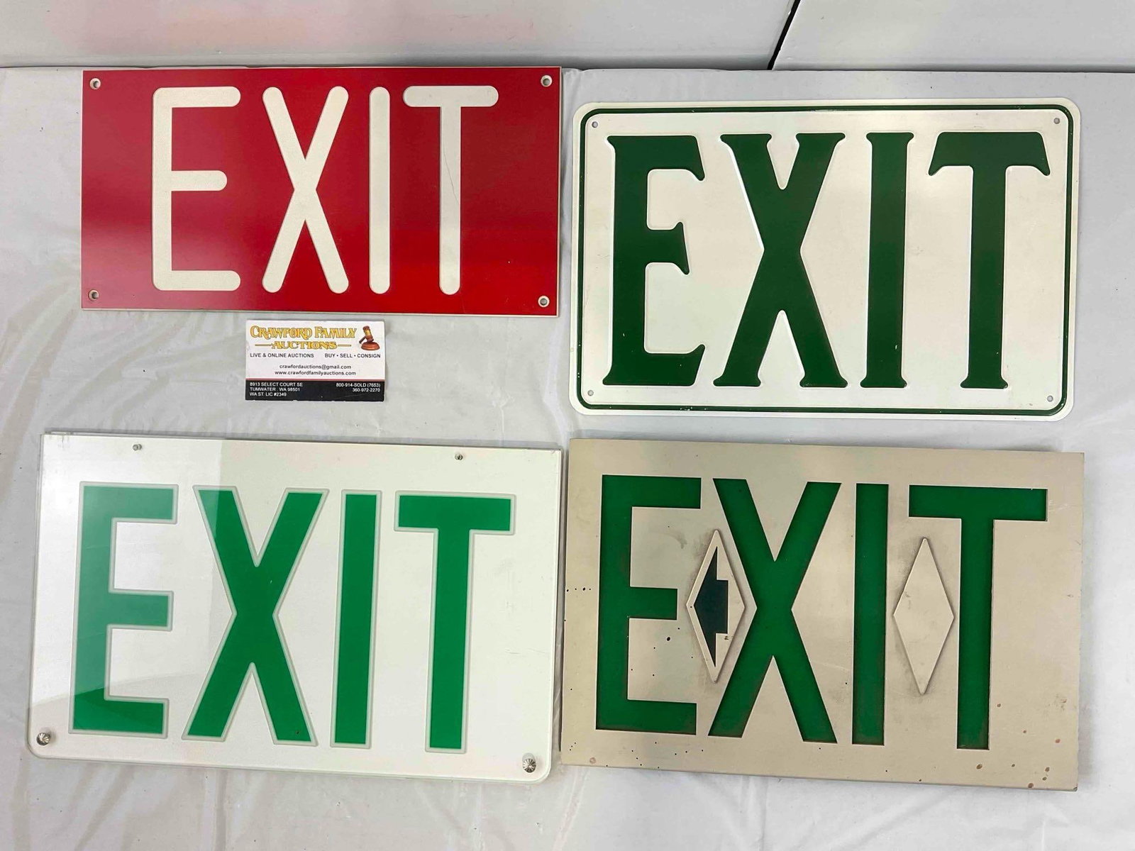 4 pcs Vintage "EXIT" Signs, 2x Plastic & 2x Metal. Very Good Condition. See pics.: 4 pcs Vintage "EXIT" Signs, 2x Plastic & 2x Metal. Very Good Condition. Minor wear indicative of age, otherwise in very good condition. Largest measures 13" x 8" x 1" DM-5360