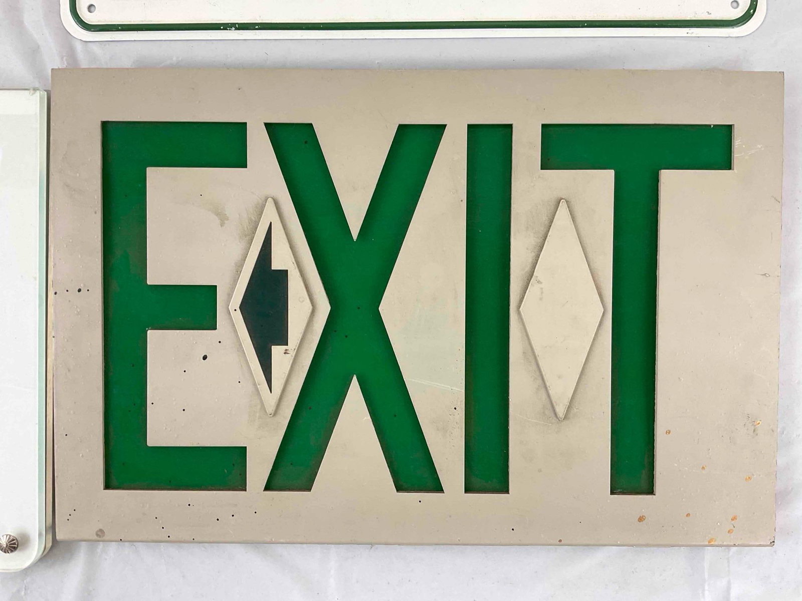 4 pcs Vintage "EXIT" Signs, 2x Plastic & 2x Metal. Very Good Condition. See pics. - 3