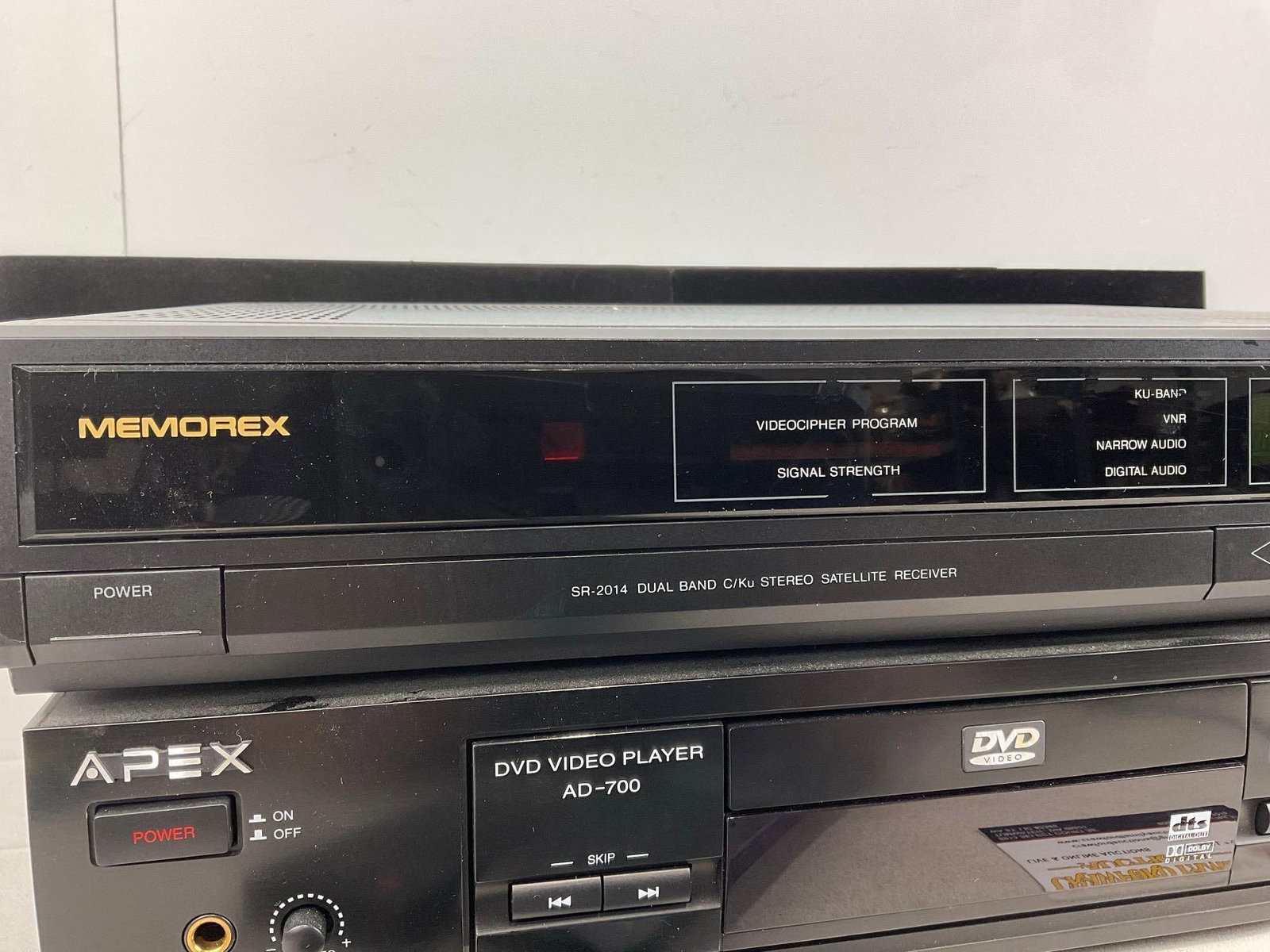 Memorex SR-2014 Dual Band C/Ku Stereo Satellite Receiver & Apex AD-700 DVD Video Player - 2