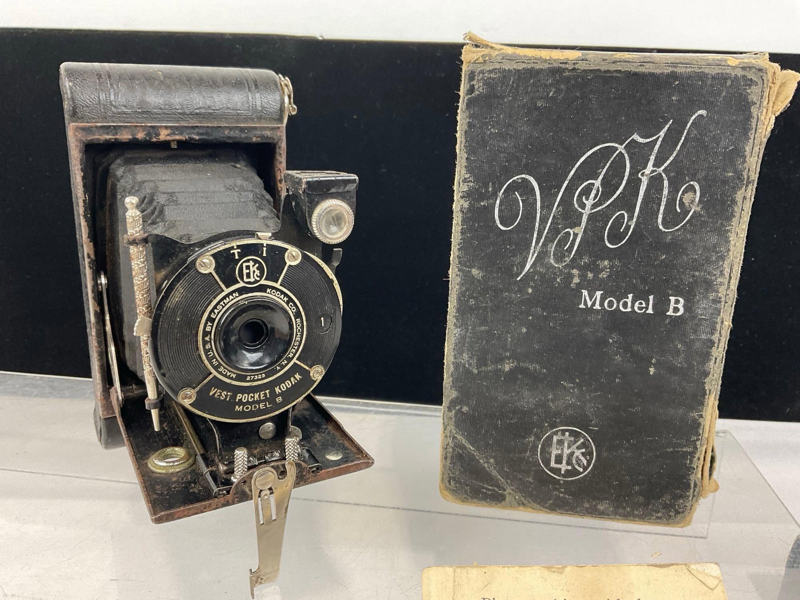 Antique Eastman Kodak Vest Pocket Autographic Kodak Model B Camera, w/worn box, & booklet - 2