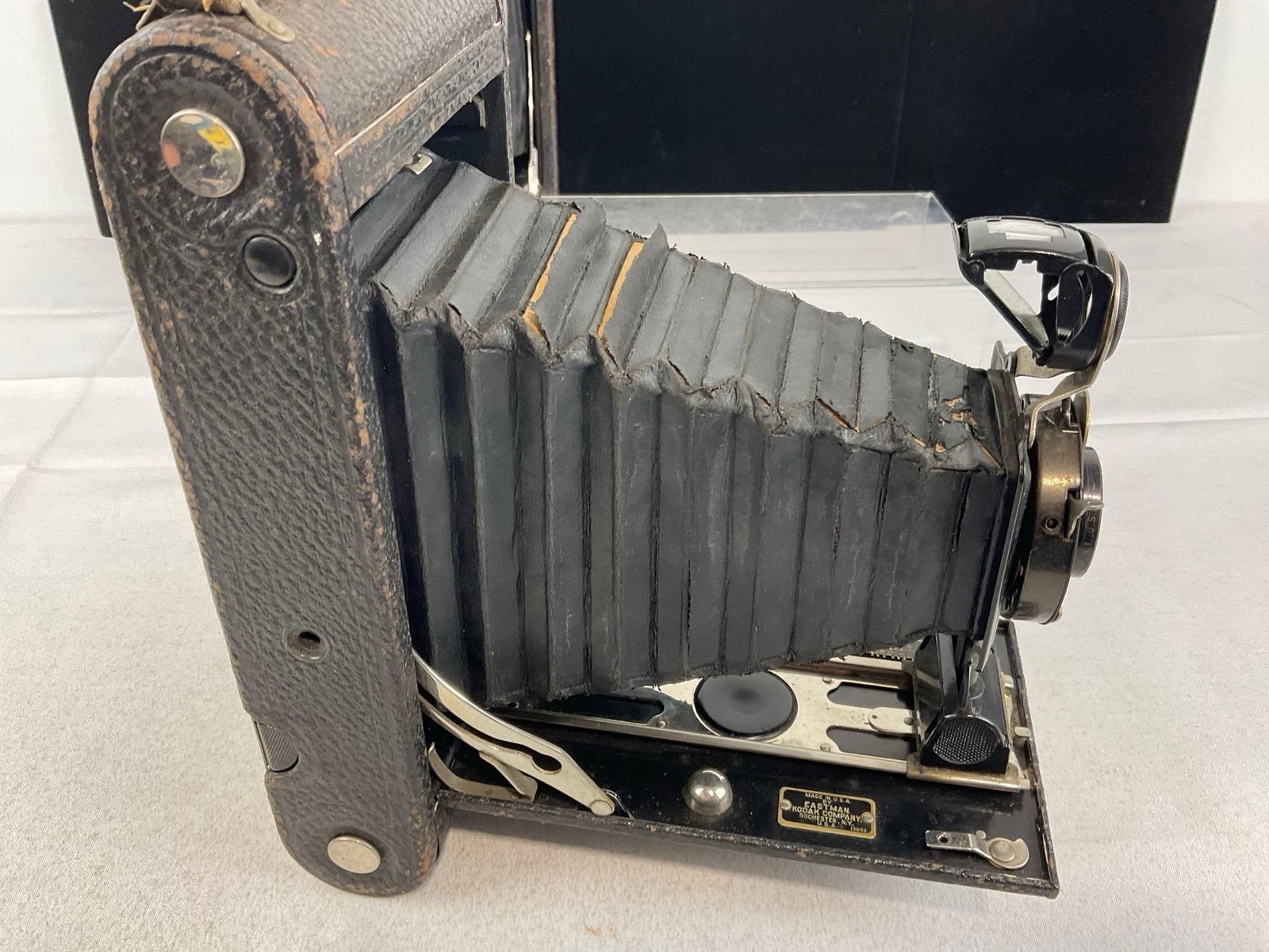 Pair of Eastman Kodak Cameras, no.3-A Autographic Kodak Jr. & No.3-A Folding Pocket Camera - 4
