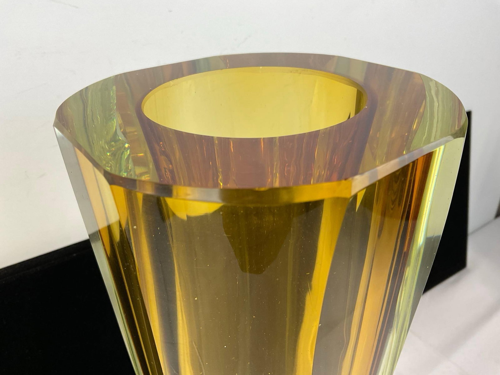Vintage 1960s Murano Mandruzzato Sommerso Vase, Clear w/Stark Yellow, 10 inches tall - 3