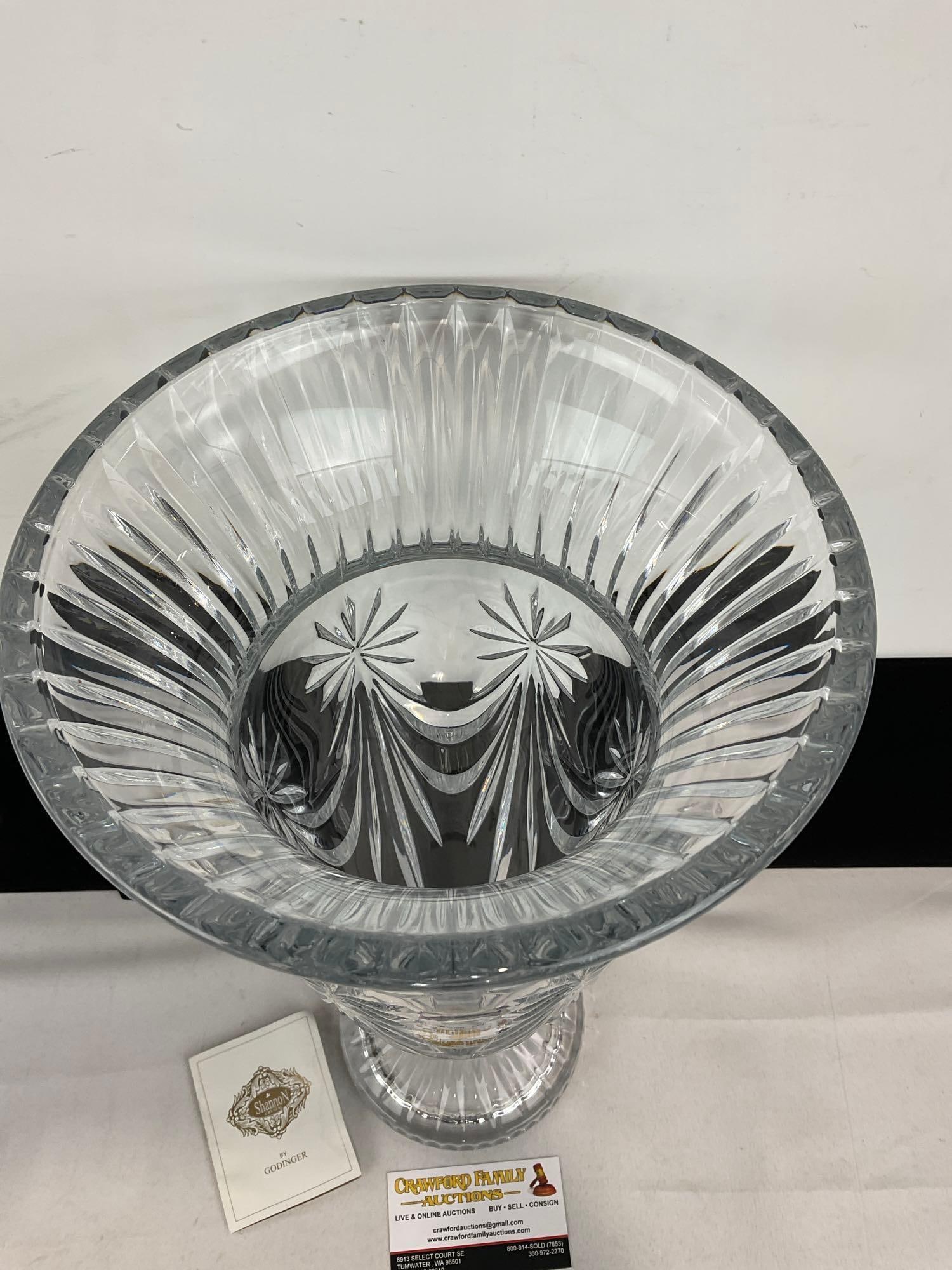 Large Shannon Crystal Contessa Pattern Vase, by Godinger, 16 inches tall - 4