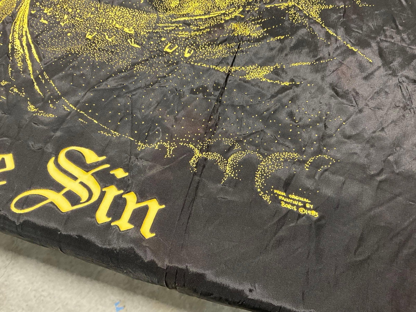 Vintage 1986 Ozzy Osbourne Silk? Tapestry The Ultimate Sin, Black & Yellow, approx 42 x 42 inches - 5