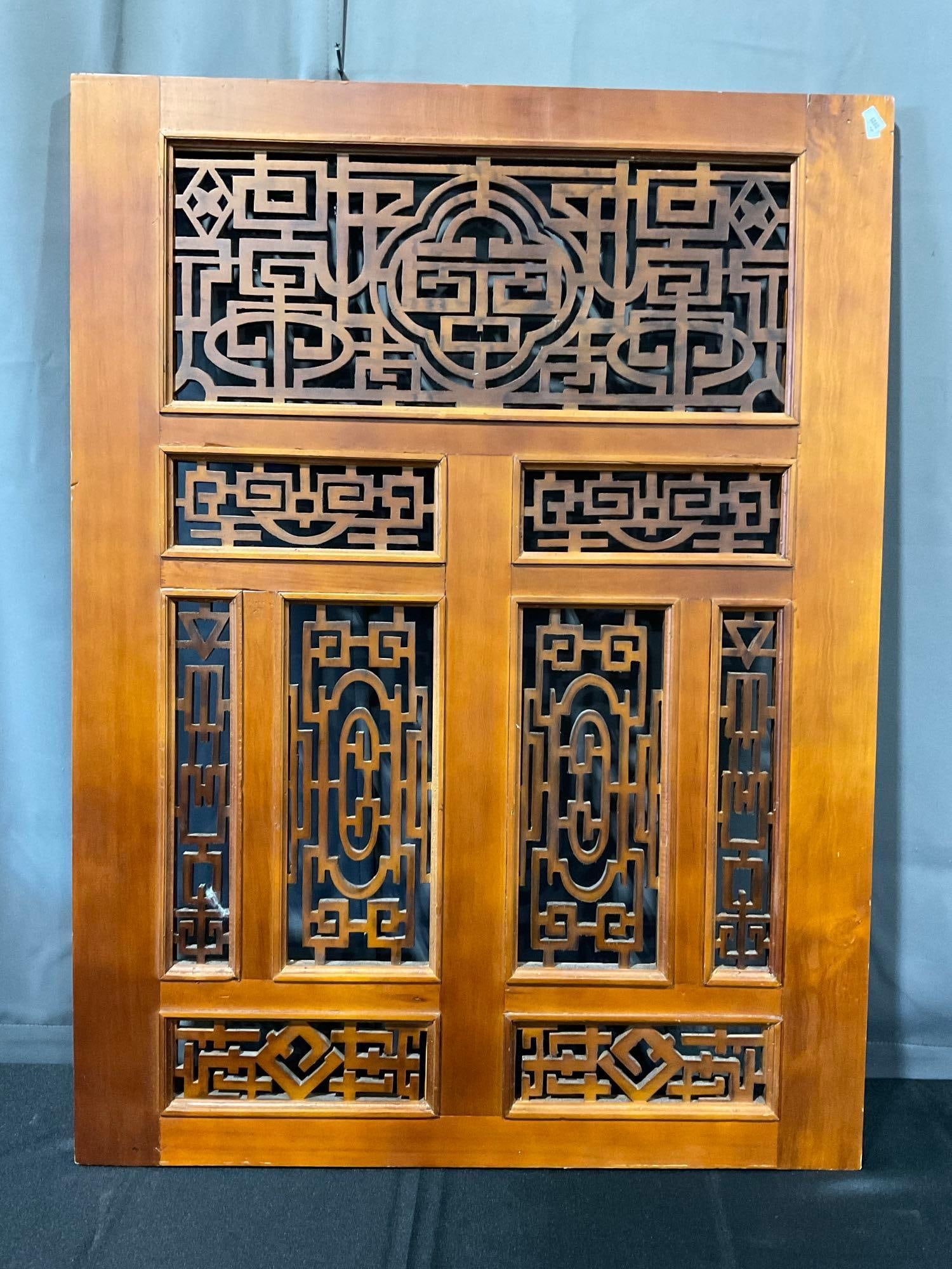 Lovely Asian Wall Covering, Intricate Wooden Panel, w/modern hanging hardware, 40x30 inches: Likely from a decor store, has two matching inset hanging holes. Appears to be in good shape. The piece measures approx 40h x 30w x 3d inches. See pics. E-6080 *Freight Required if shipped,