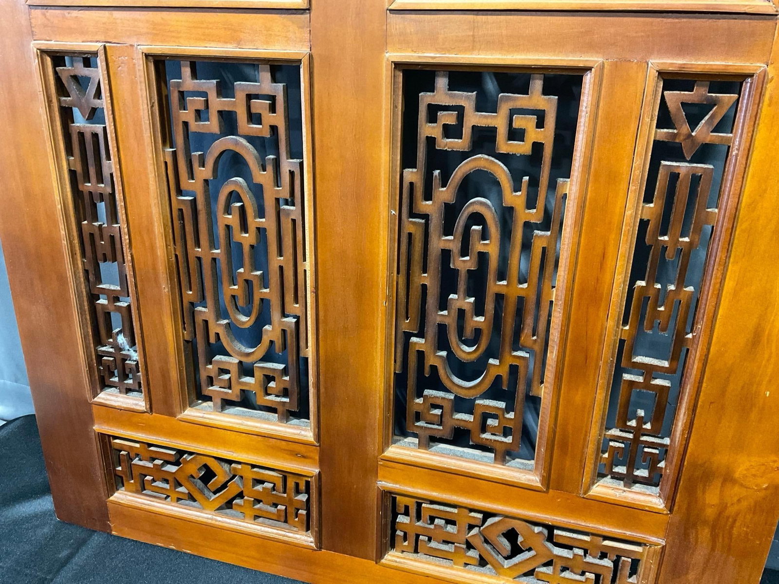 Lovely Asian Wall Covering, Intricate Wooden Panel, w/modern hanging hardware, 40x30 inches - 3