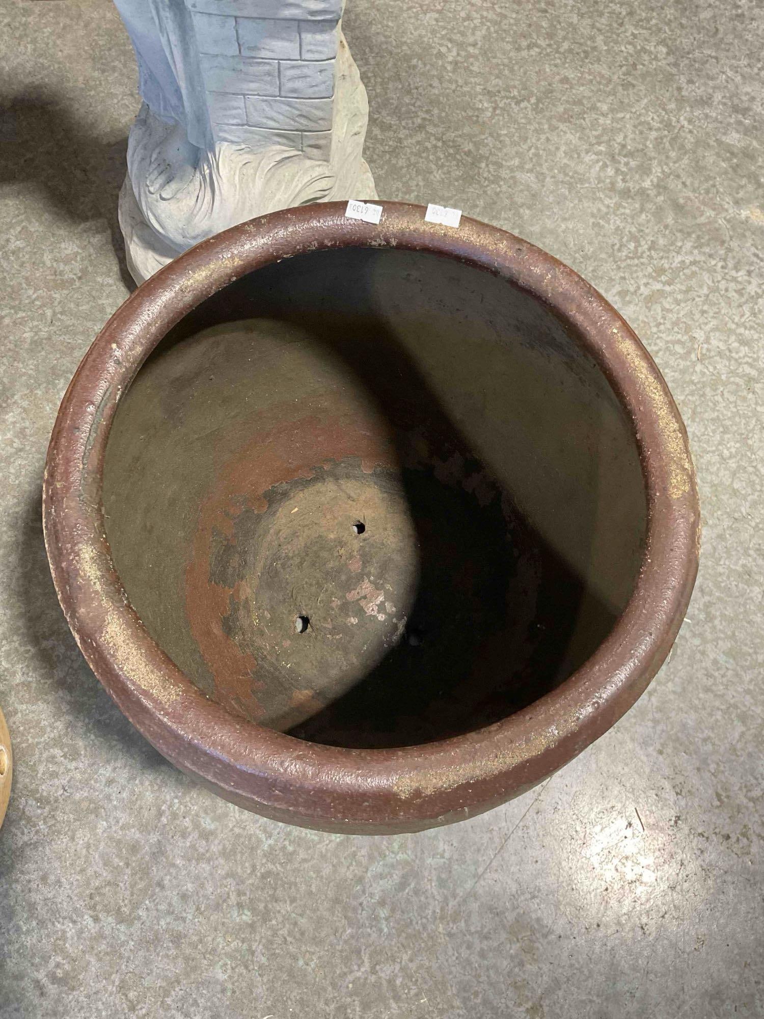 Vintage Chocolate Brown Glazed Ceramic Planter Pot. Measures 15" x 15" x 15" Good Condition. - 4