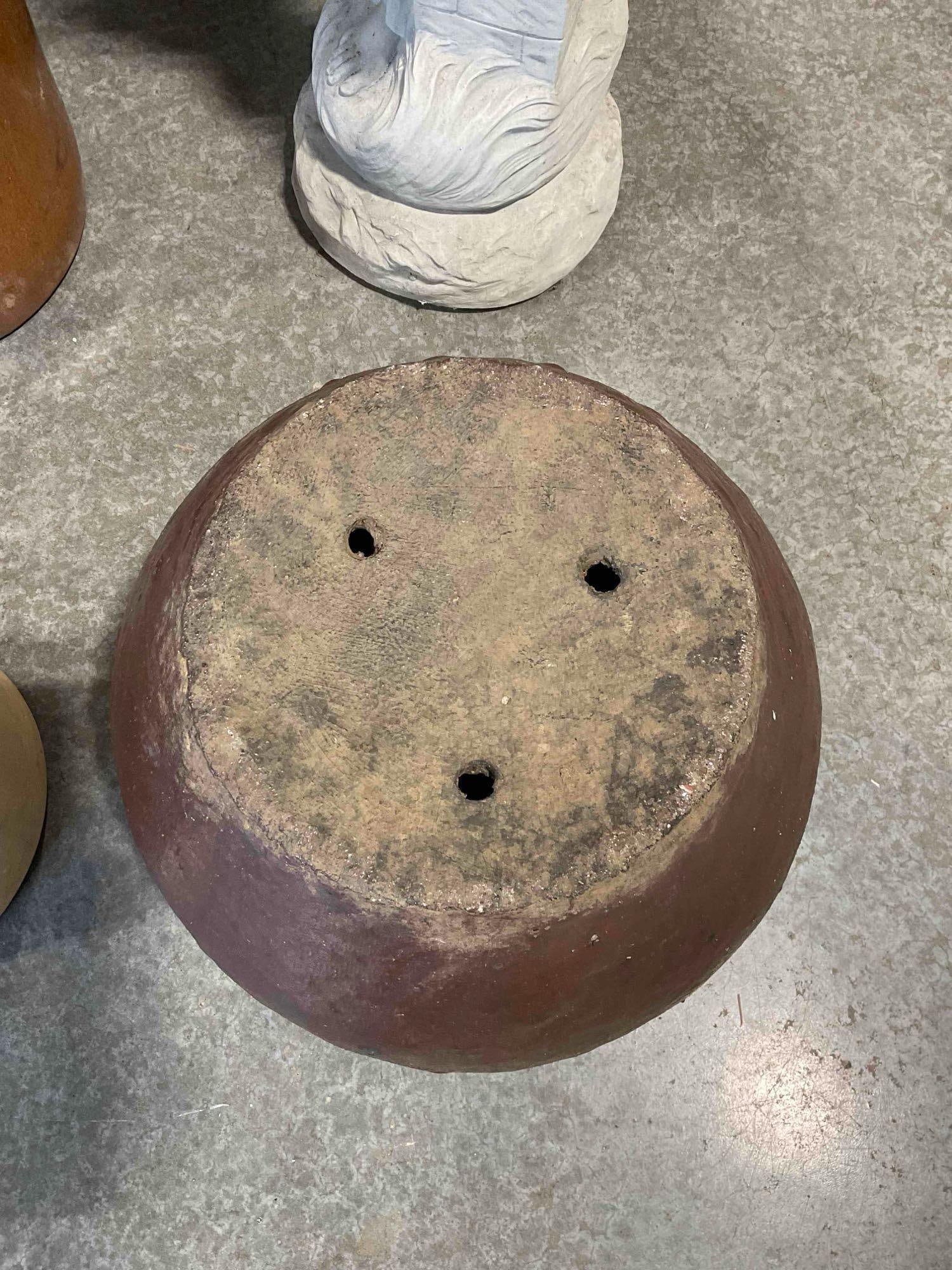 Vintage Chocolate Brown Glazed Ceramic Planter Pot. Measures 15" x 15" x 15" Good Condition. - 6