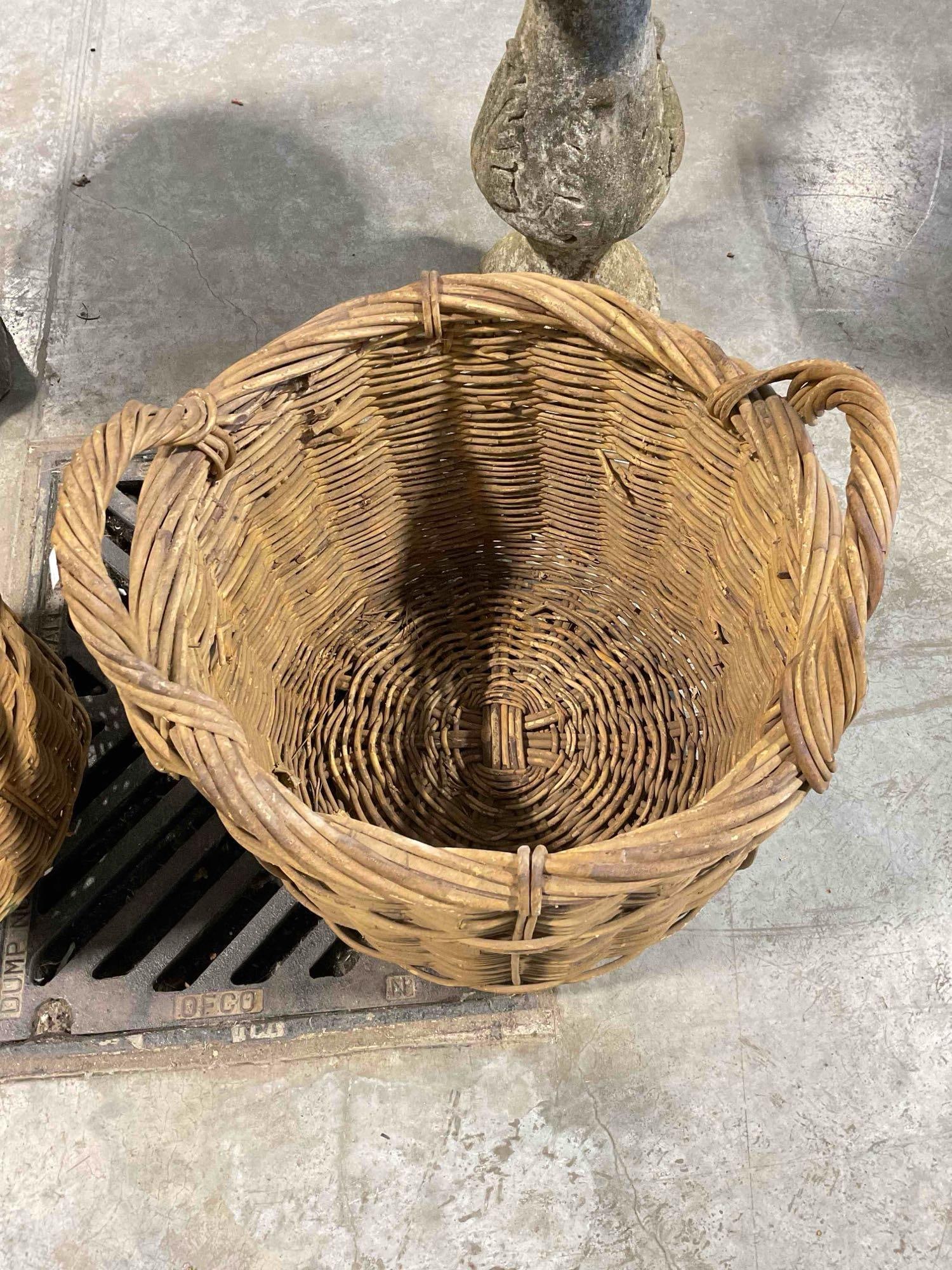 2 pcs Vintage Woven Willow? Wicker Decorative Baskets w/ Handles in 2 Sizes. See pics. - 3