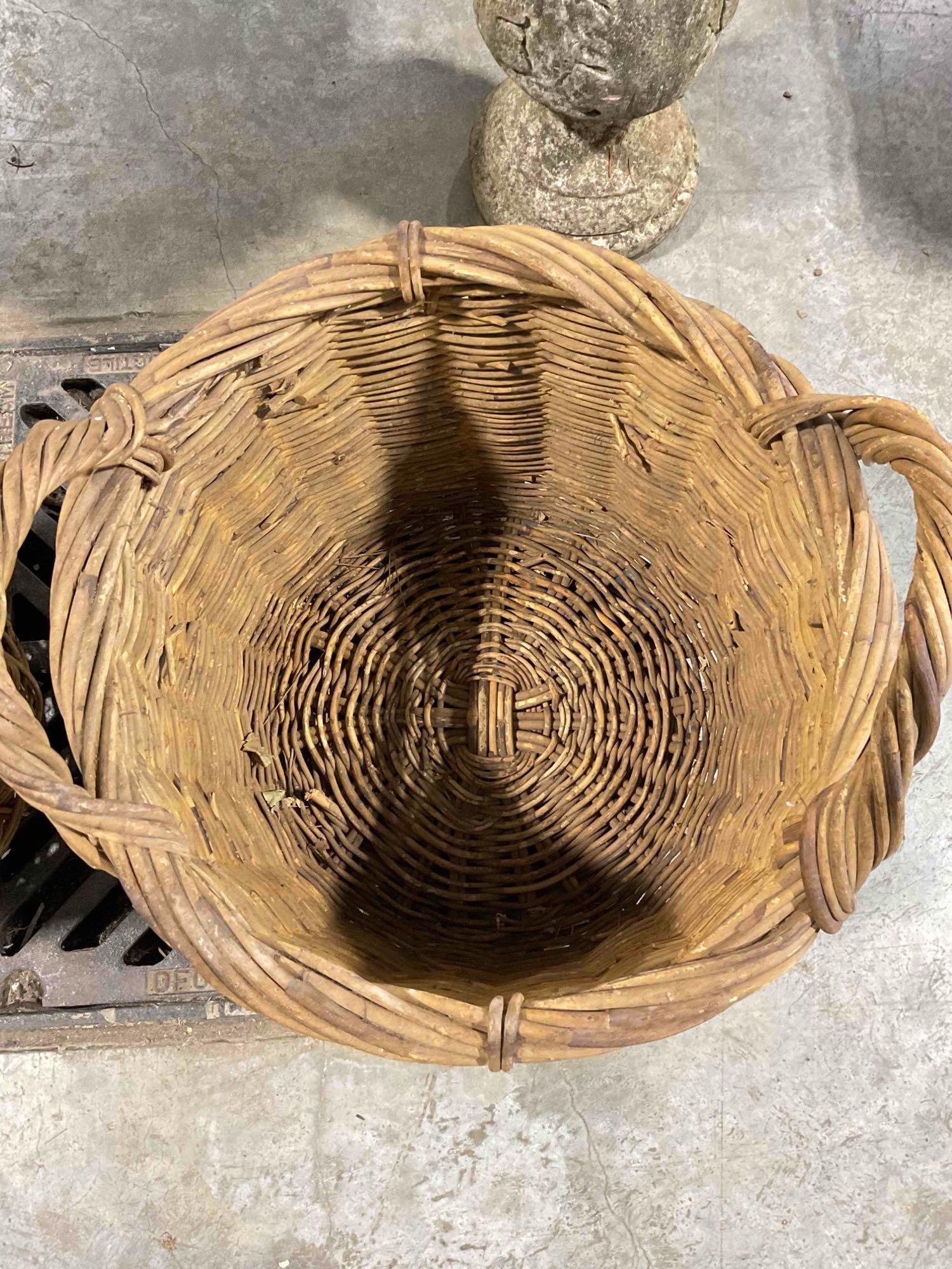 2 pcs Vintage Woven Willow? Wicker Decorative Baskets w/ Handles in 2 Sizes. See pics. - 5