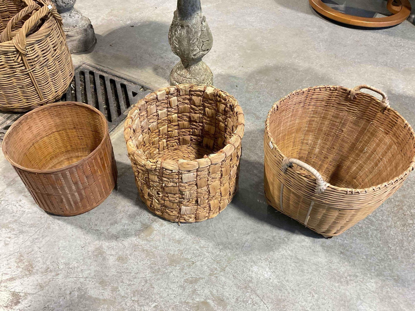 3 pcs Vintage Woven Natural Fiber Decorative Baskets in 3 Sizes. See pics. (1 of 7)