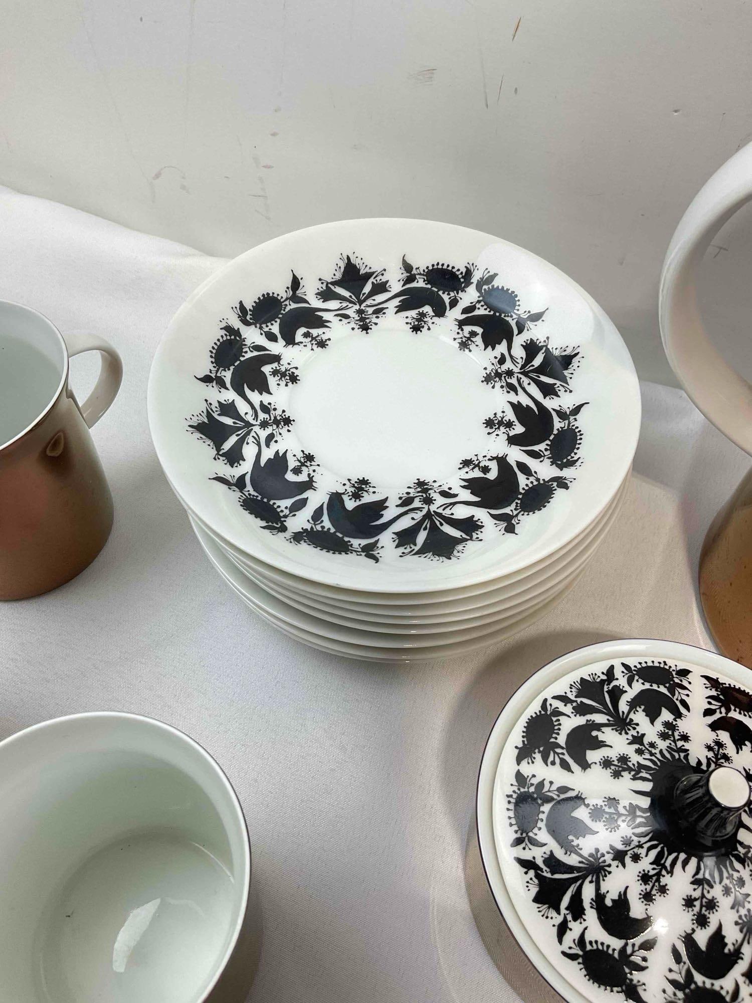 27 pcs Vintage Rosenthal Copper/Black/White Ceramic Dishes in Hilton Pattern. Good Condition. - 5
