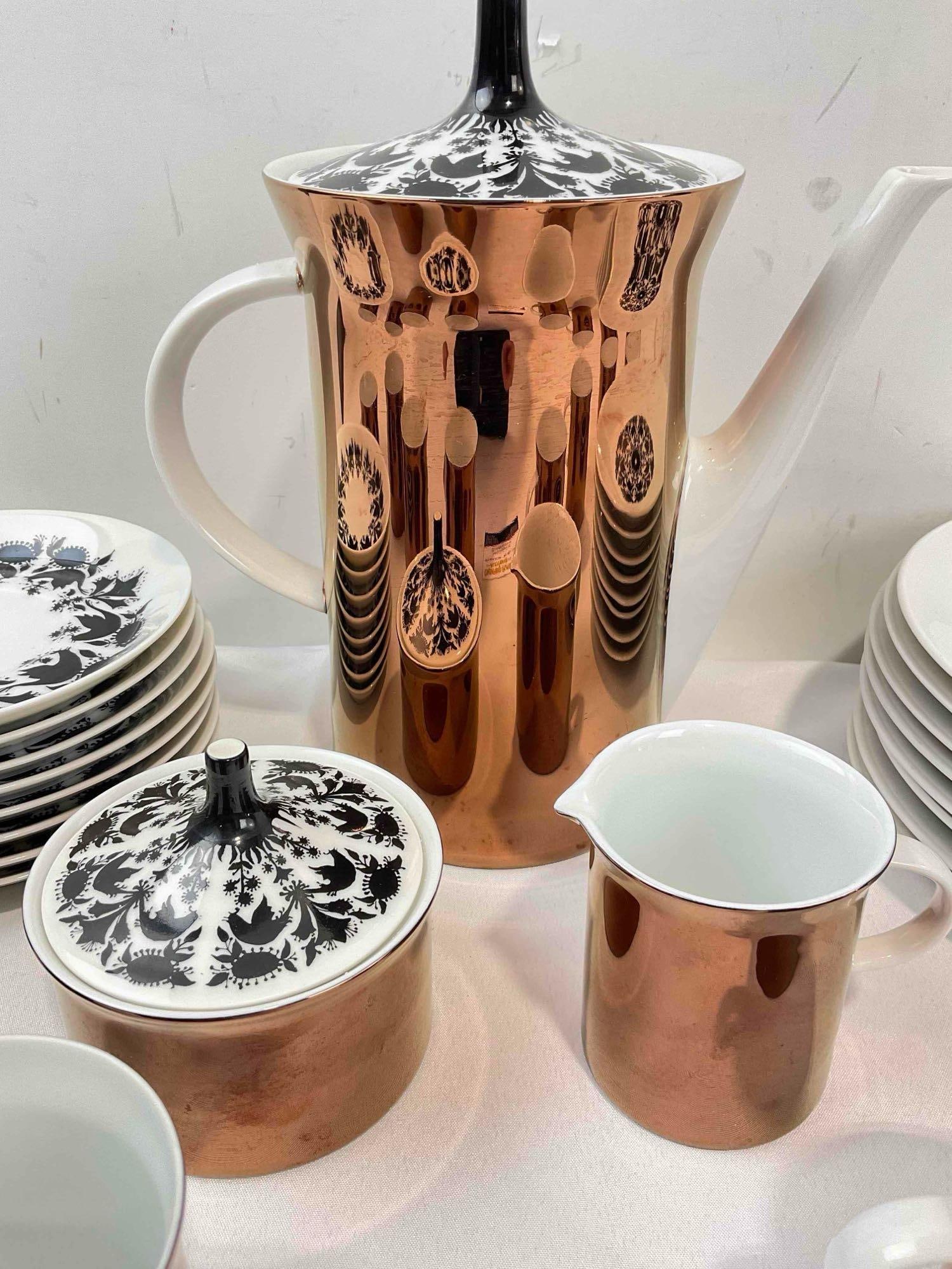 27 pcs Vintage Rosenthal Copper/Black/White Ceramic Dishes in Hilton Pattern. Good Condition. - 6