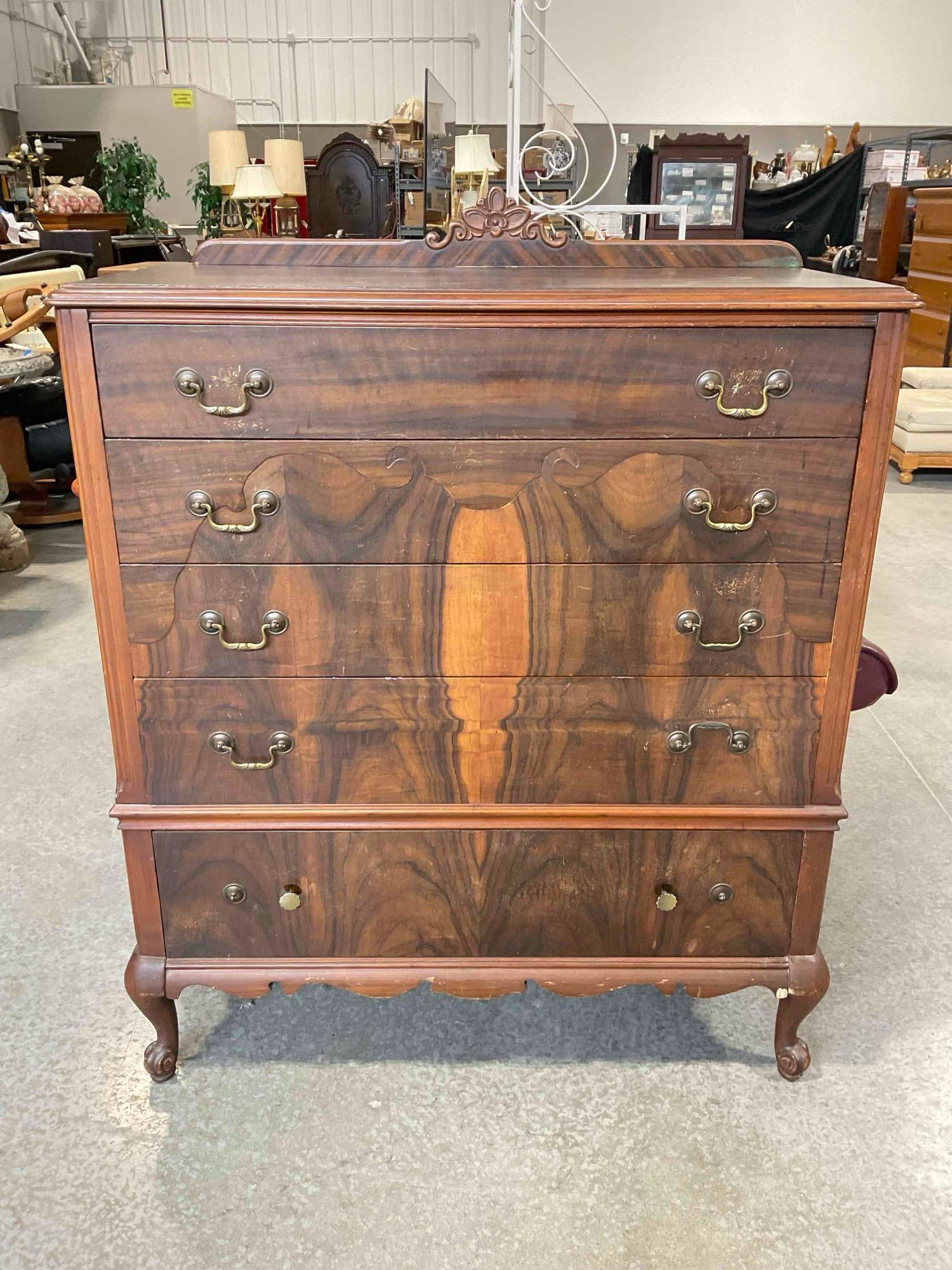 Vintage Oak Wood? 5-Drawer Dresser w/ Flame Mahogany Veneer. Fair Condition. See pics.: Vintage Oak Wood? 5-Drawer Dresser w/ Flame Mahogany Veneer. Fair Condition. Interior wood looks to be oak wood, looks to have a mahogany finish. Backsplash is loose, piece has wear indicative of age