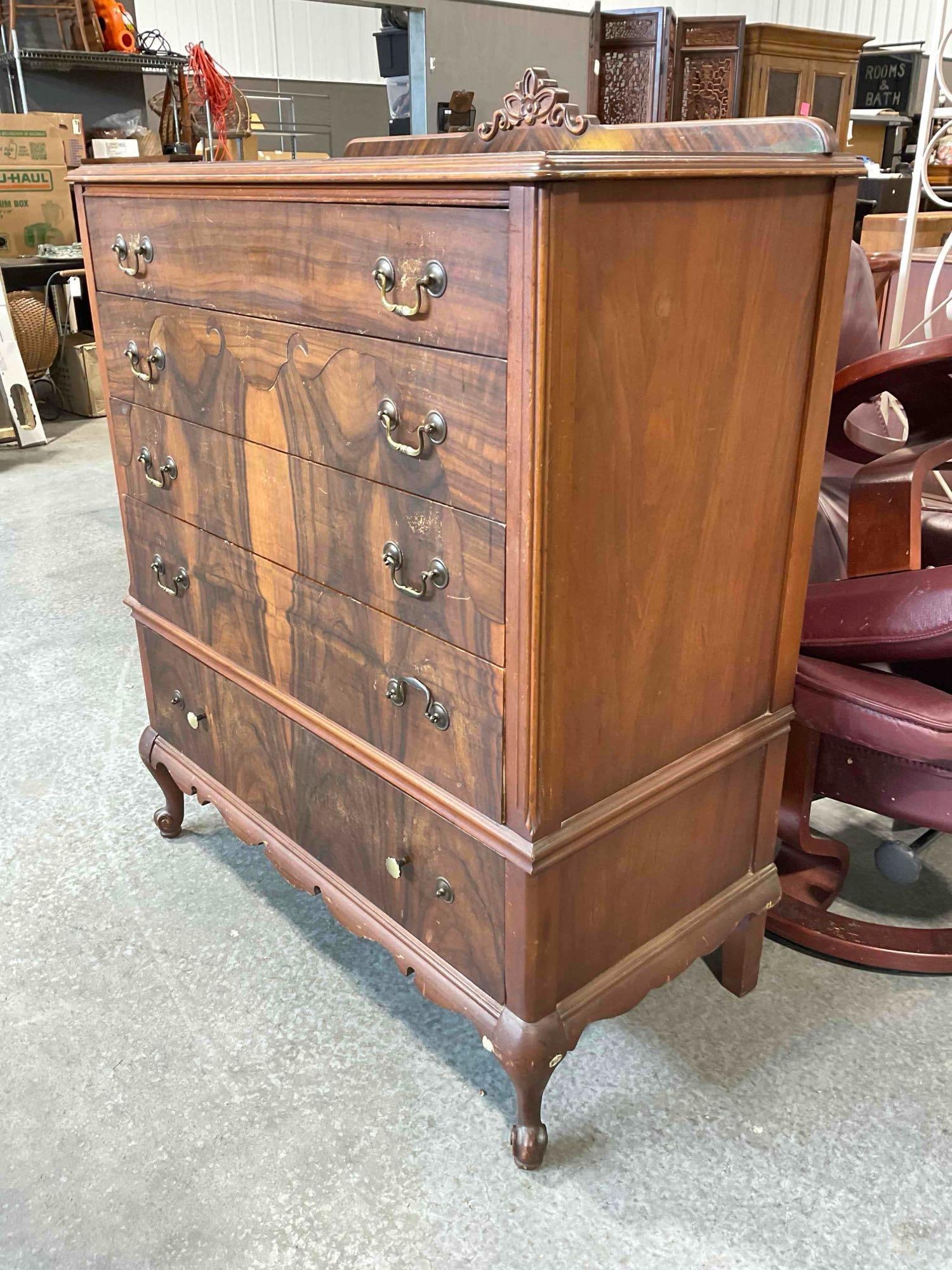 Vintage Oak Wood? 5-Drawer Dresser w/ Flame Mahogany Veneer. Fair Condition. See pics. - 3