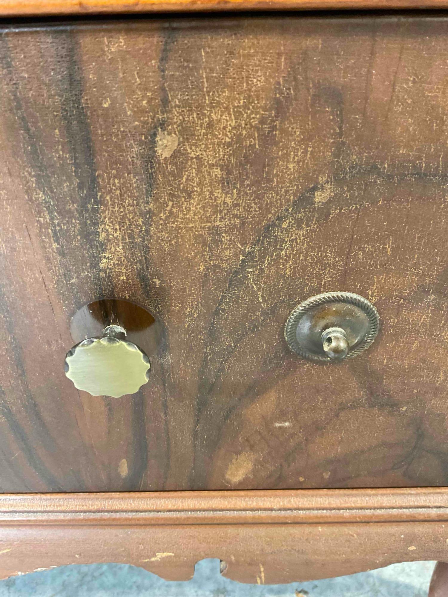 Vintage Oak Wood? 5-Drawer Dresser w/ Flame Mahogany Veneer. Fair Condition. See pics. - 9