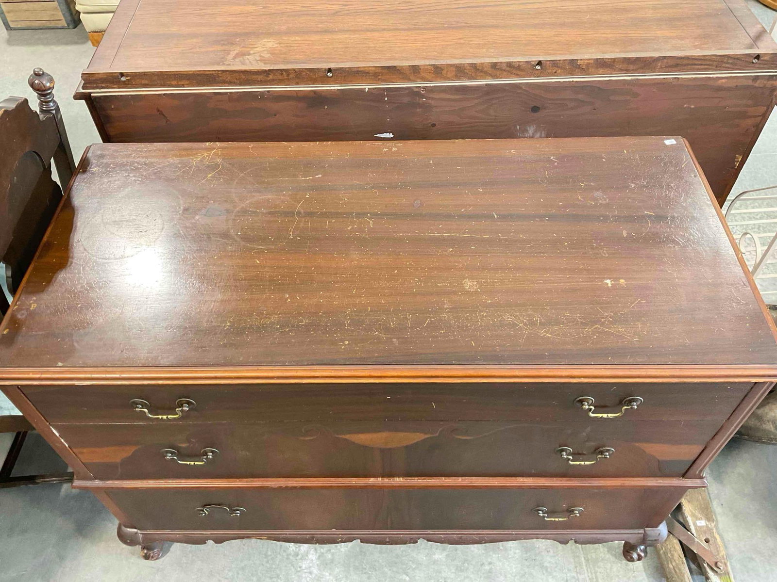 Vintage Oak? Wood 3-Drawer Dresser w/ Walnut Veneer & Burl Sections. Fair Condition. See pics. - 4