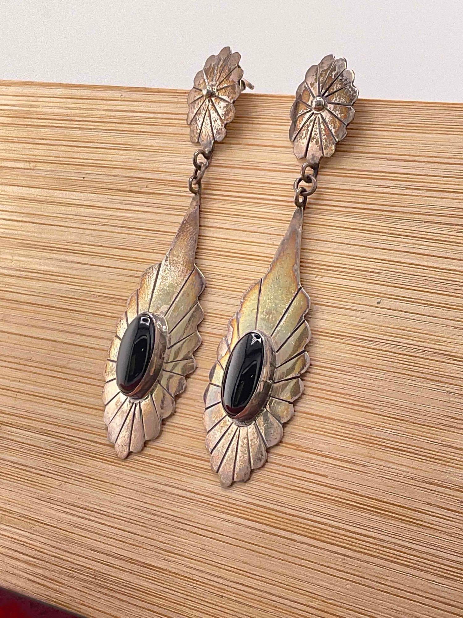 Vintage Sterling Silver Native American Nakai Drop Earrings w/ Black Onyx Setting Dangle. - 2