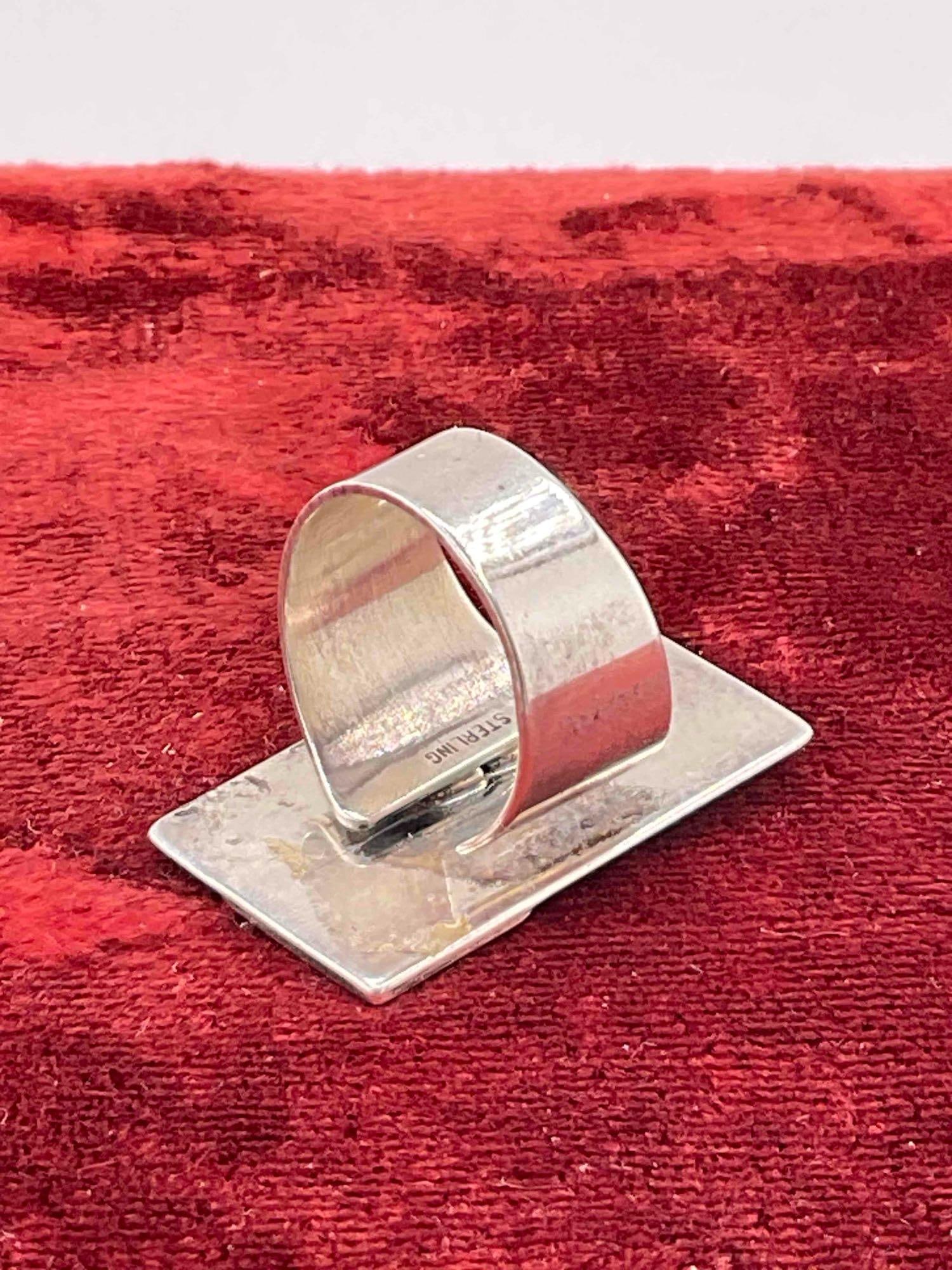 Vintage Native American Sterling Silver Ring w/ Black Onyx Toned Setting in Size 7. See pics. - 4