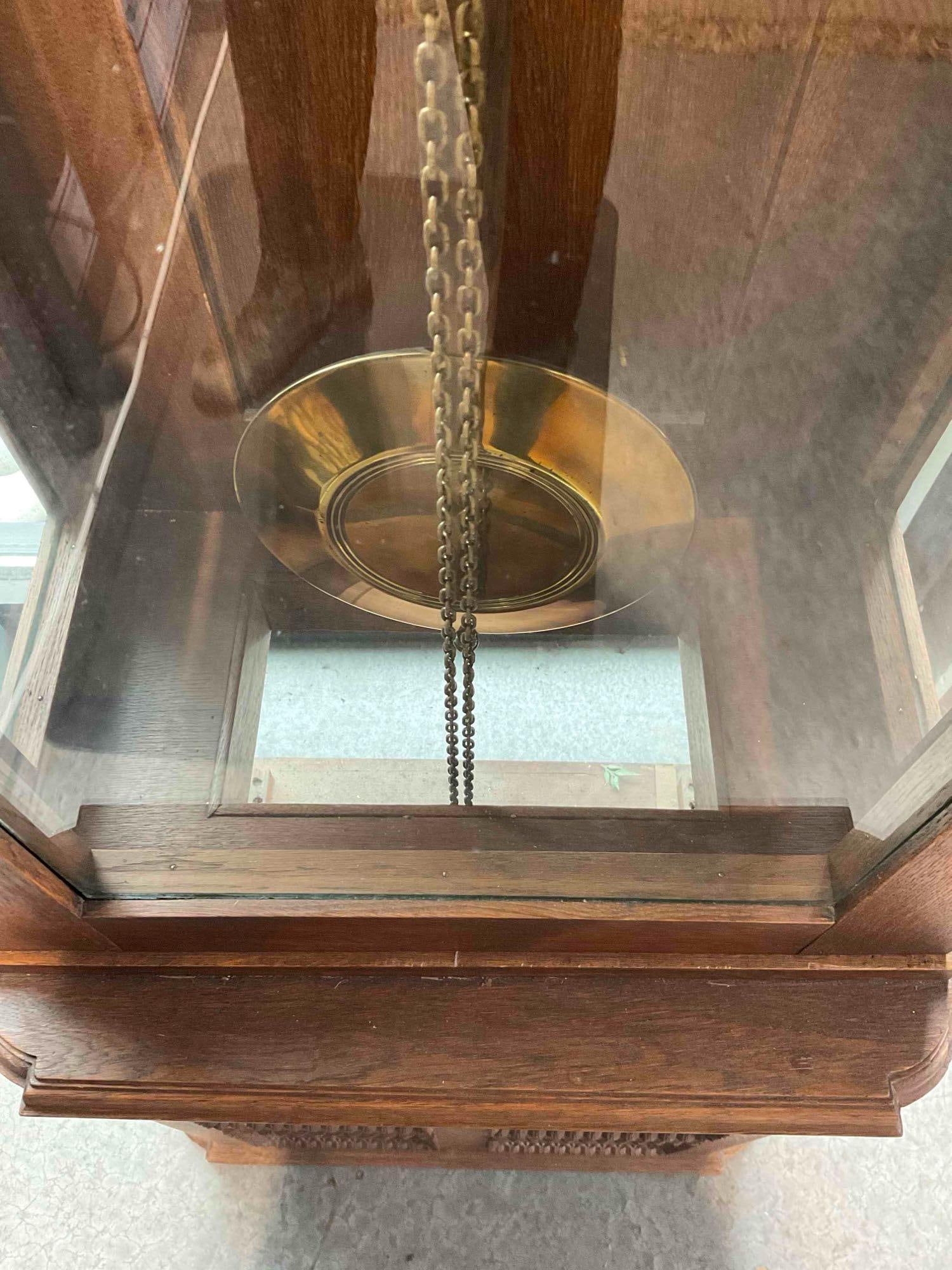 Antique Universal Grandfather Clock in Carved Oak Wood Case, incl. Pendulum & Weights. - 6