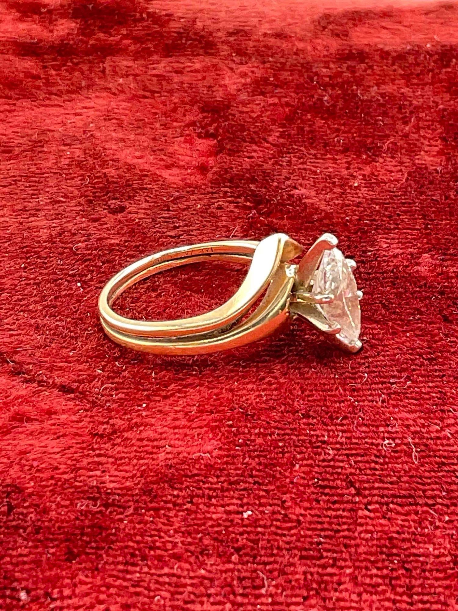 Wonens 14k GHold ring featuing a stunning 1.35 ct Marquise cut diamond Size 5 See pics - 3