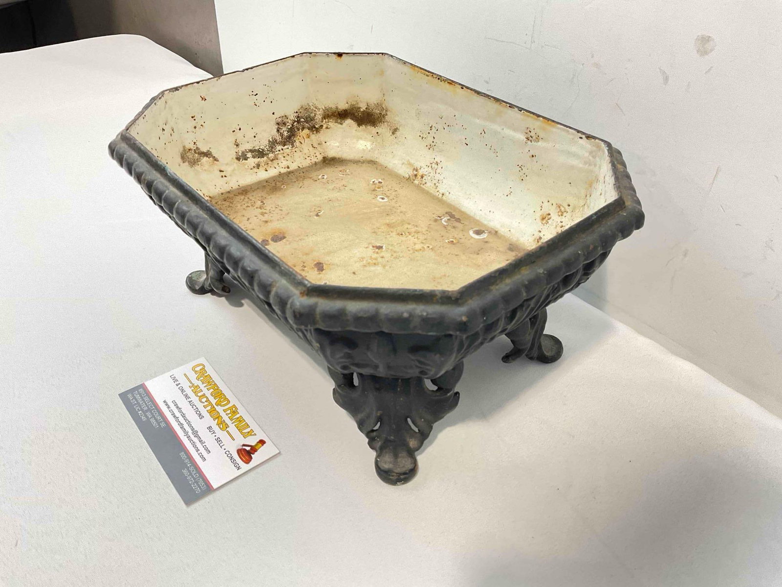 Antique Victorian Black Painted Cast Iron Jardiniere w/ Enameled Basin. Good Condition. - 2