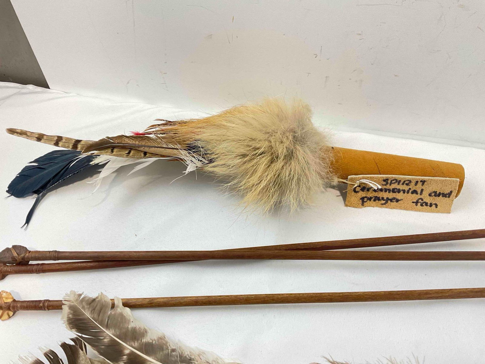 5 pcs Native American Art Assortment, incl. Feather & Fur Prayer Fan, 3x Arrows w/ Stone Heads. - 5