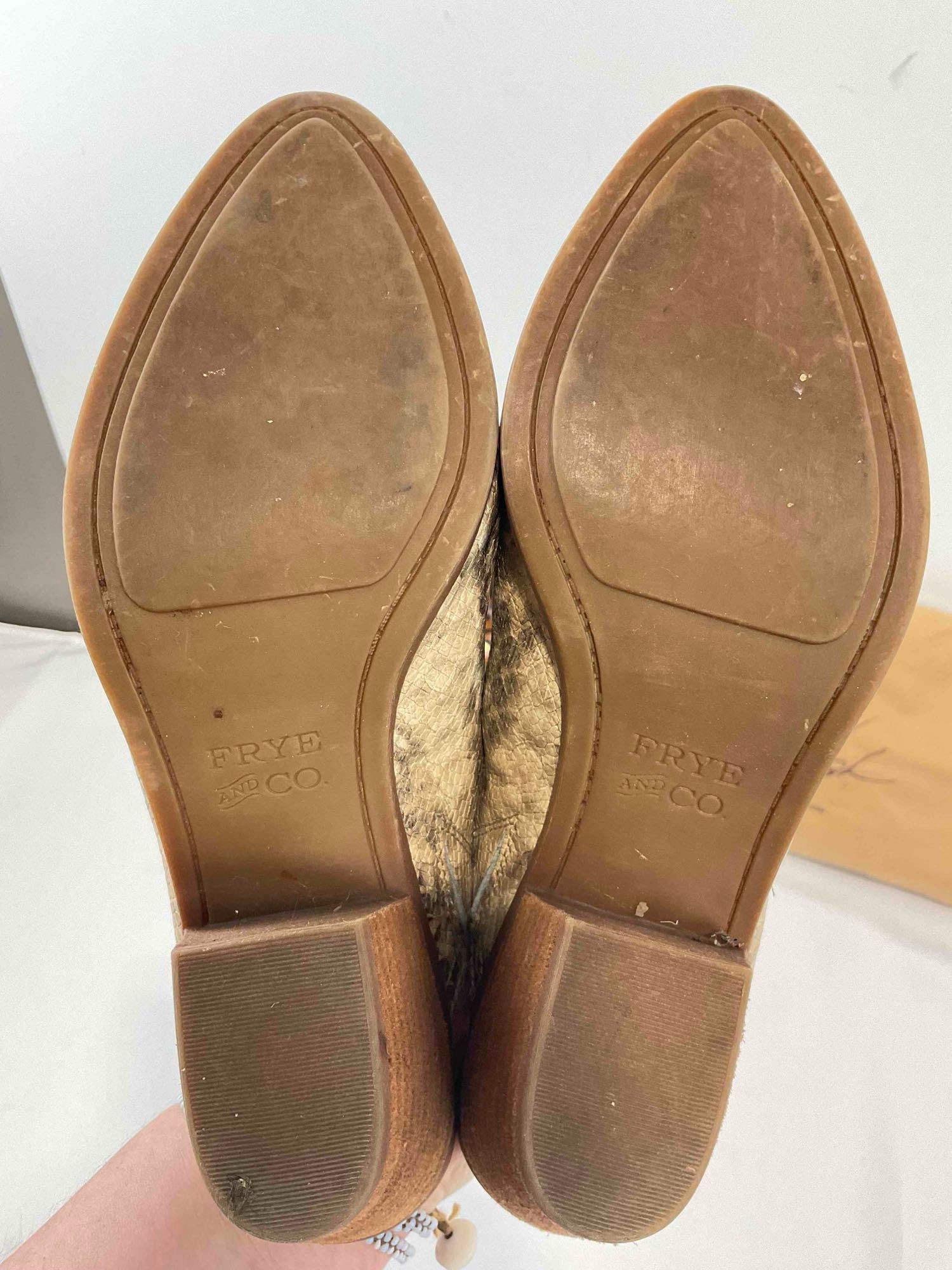 2 pcs Animal Print Ladies Accessories, incl. Patricia Nash Purse & Frye and Co. Size 6.5 Shoes. - 10