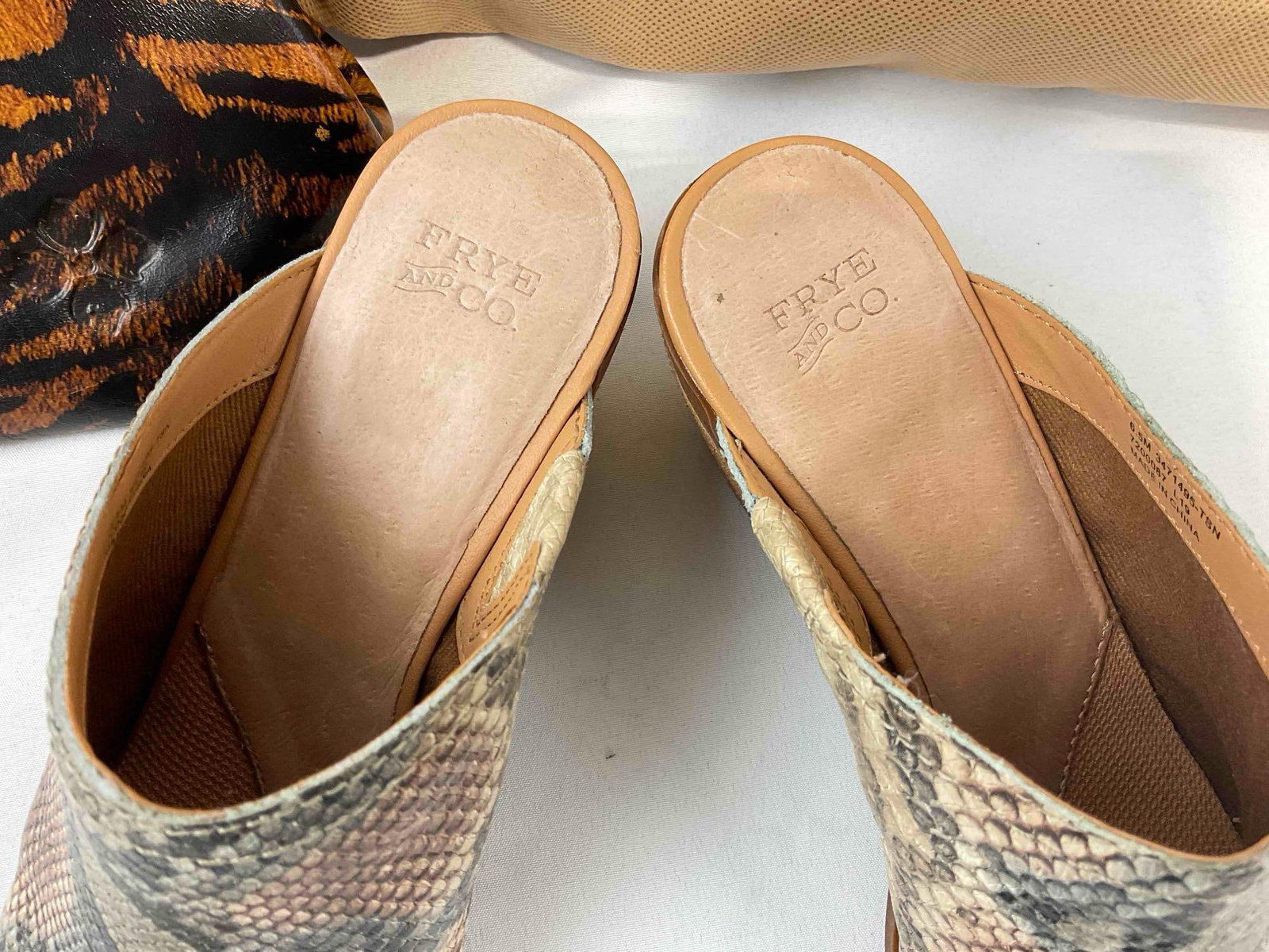 2 pcs Animal Print Ladies Accessories, incl. Patricia Nash Purse & Frye and Co. Size 6.5 Shoes. - 4