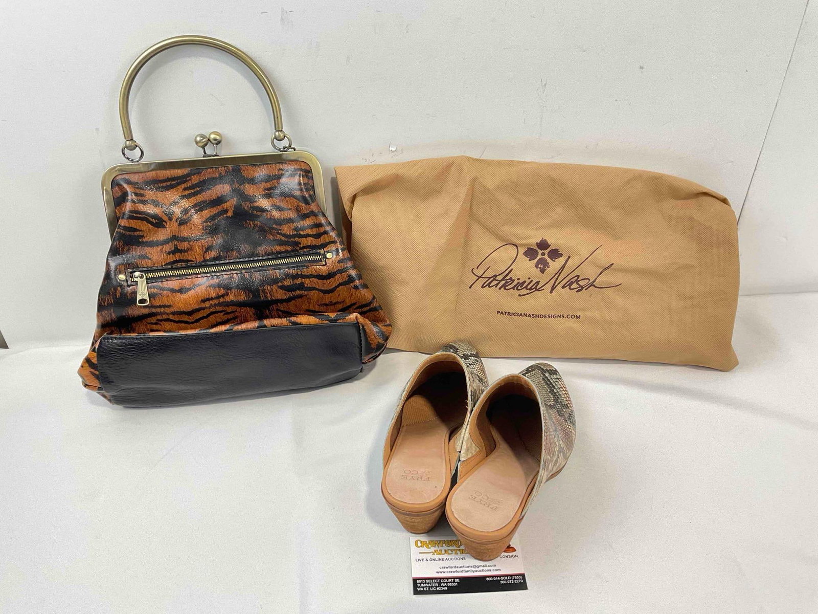 2 pcs Animal Print Ladies Accessories, incl. Patricia Nash Purse & Frye and Co. Size 6.5 Shoes. - 9