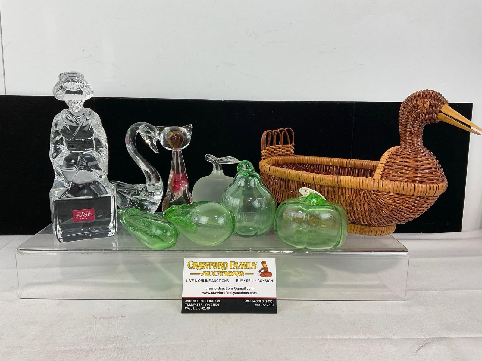 Cristal Darques Statue, 4 Green Vegetables, Swan, Frosted Apple, Cat Figure & Woven Duck: Appears to be in good shape. The piece measures approx 8h x 9w x 6d inches. See pics. E-6080