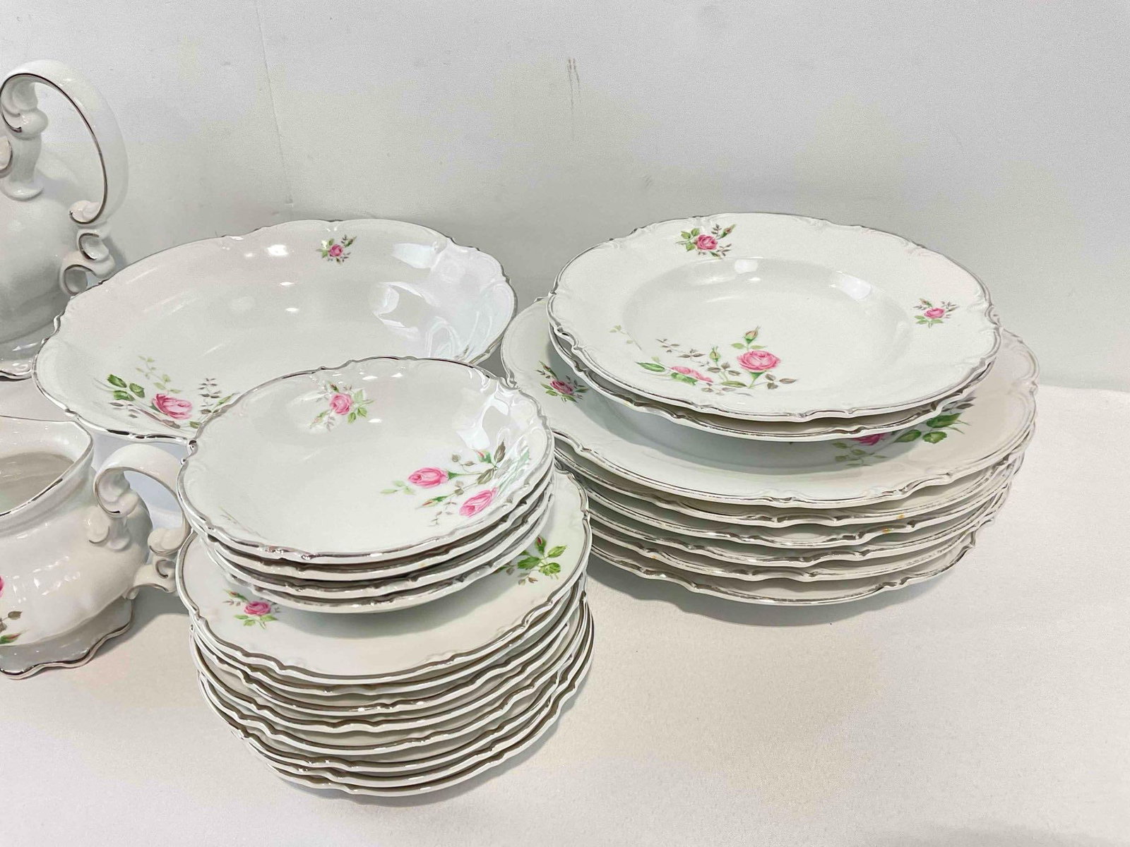 48 pcs Vintage Hutschenreuther White Porcelain Dishes in Sylvia Pattern. Good Condition. - 6